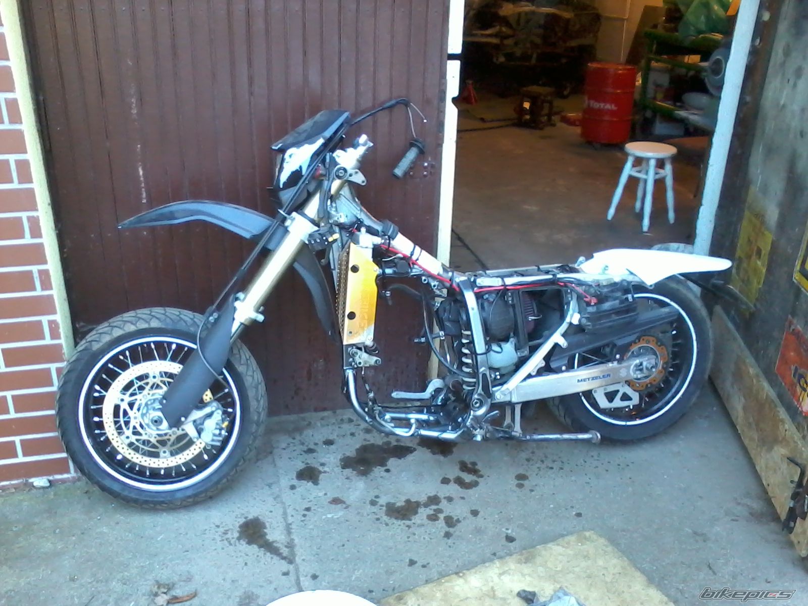 2004 SUZUKI DRZ400SM | Picture 2645491 motorcycle photo