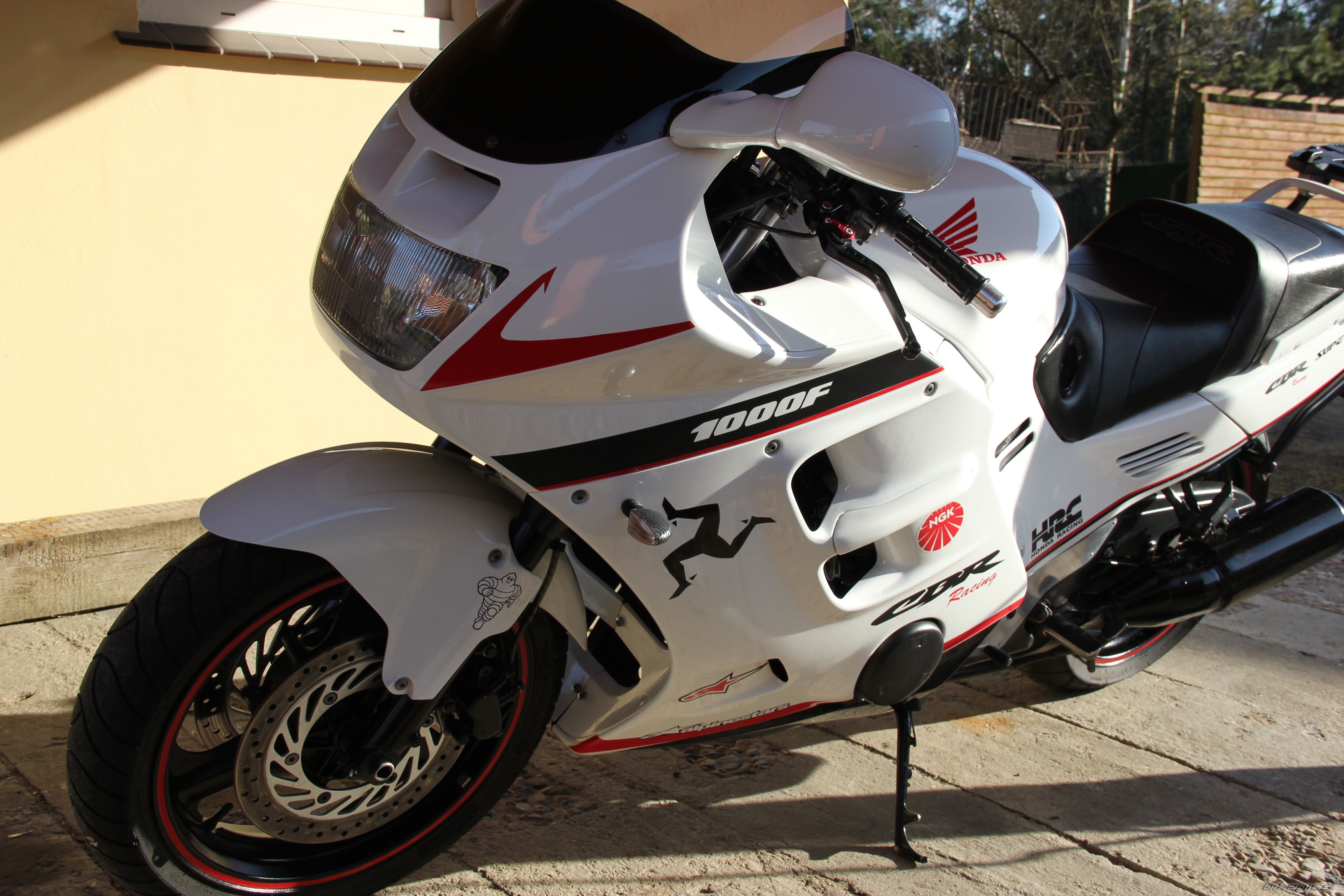 1990 HONDA CBR 1000 F | Picture 2645579 motorcycle photo