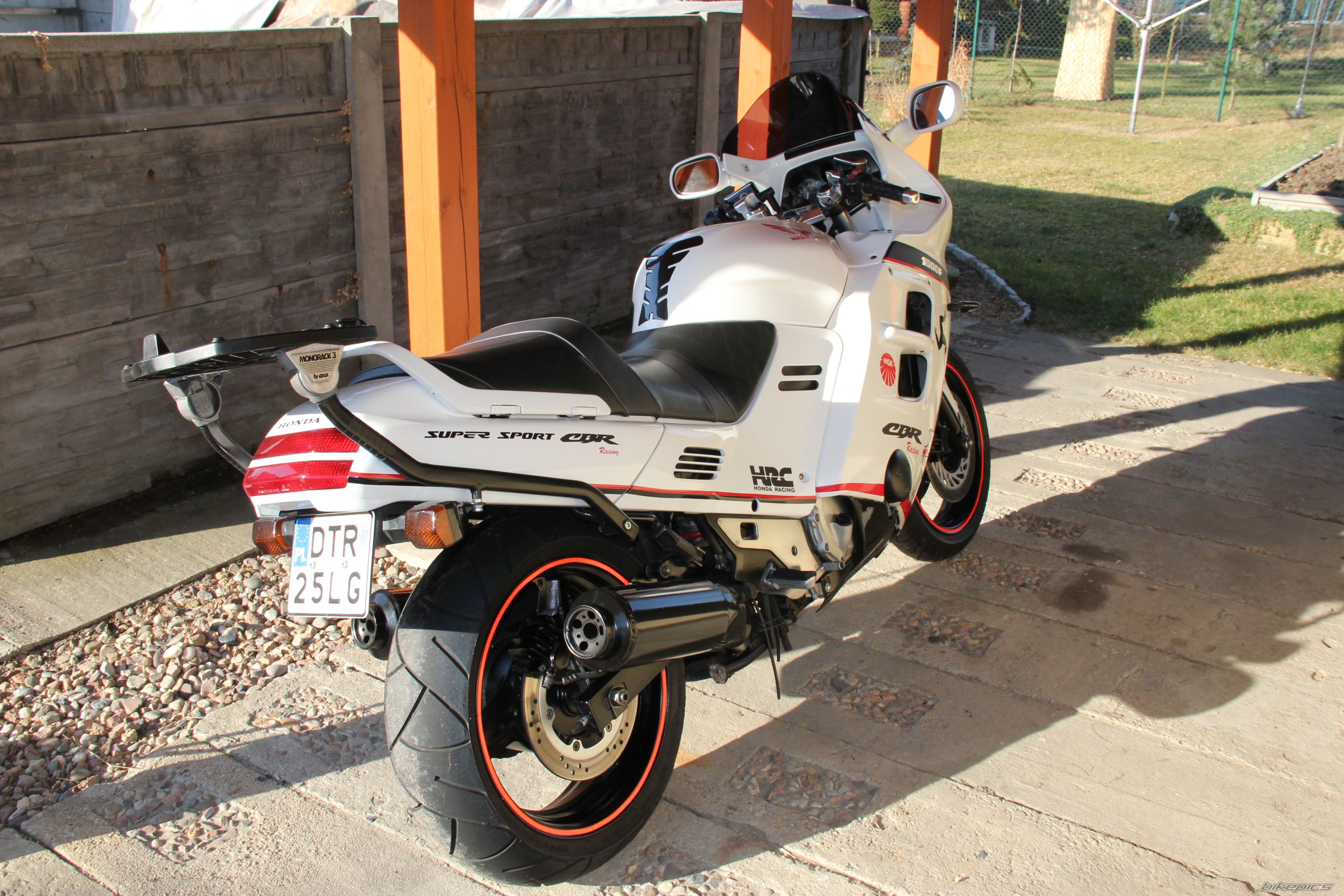 1990 HONDA CBR 1000 F | Picture 2645581 motorcycle photo