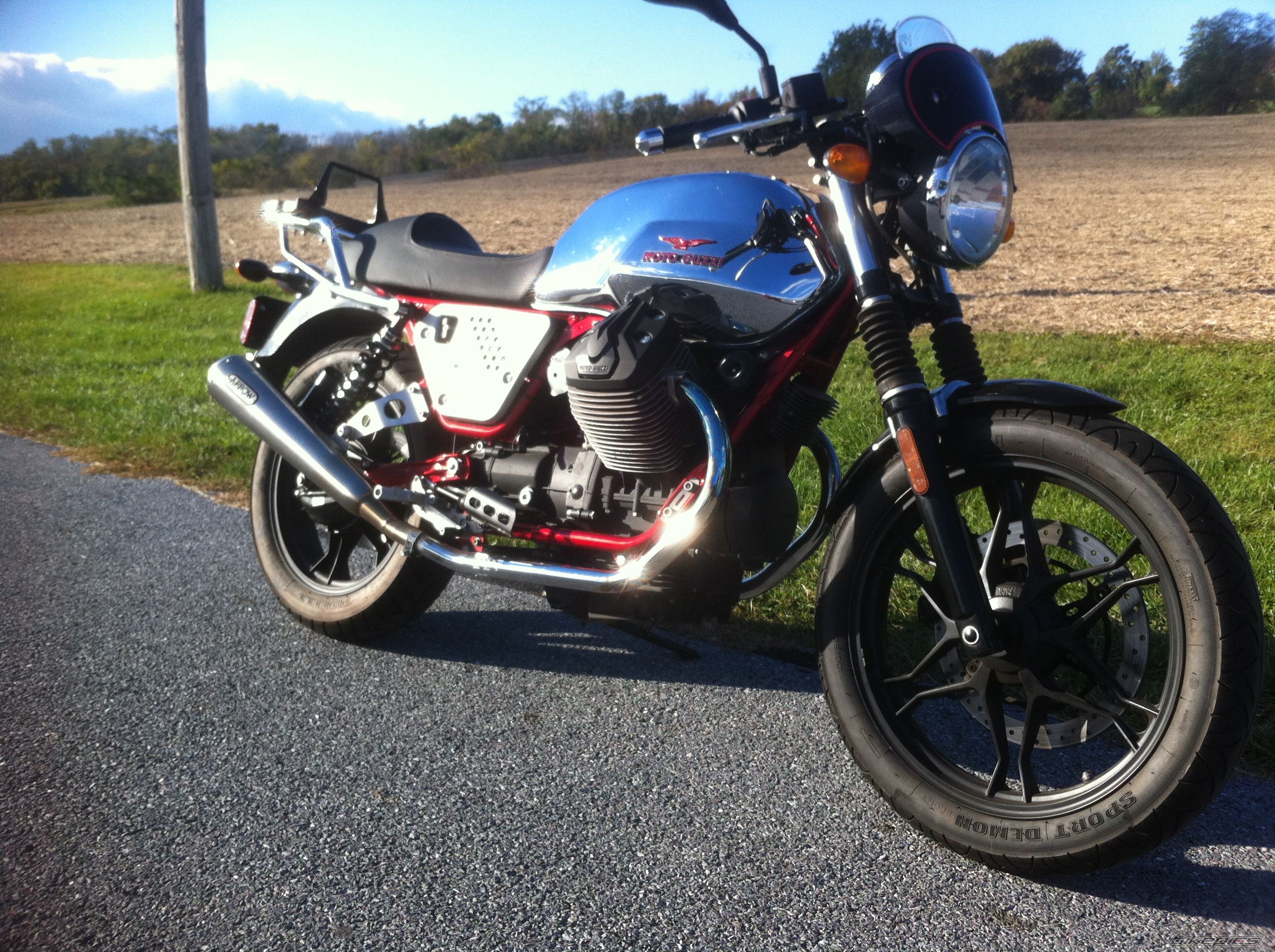 2013 MOTO GUZZI V7 | Picture 2648279 motorcycle photo