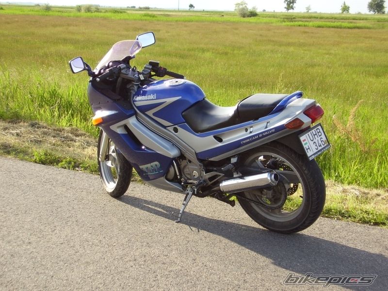 1993 KAWASAKI ZZR 250 | Picture 2649812 motorcycle photo
