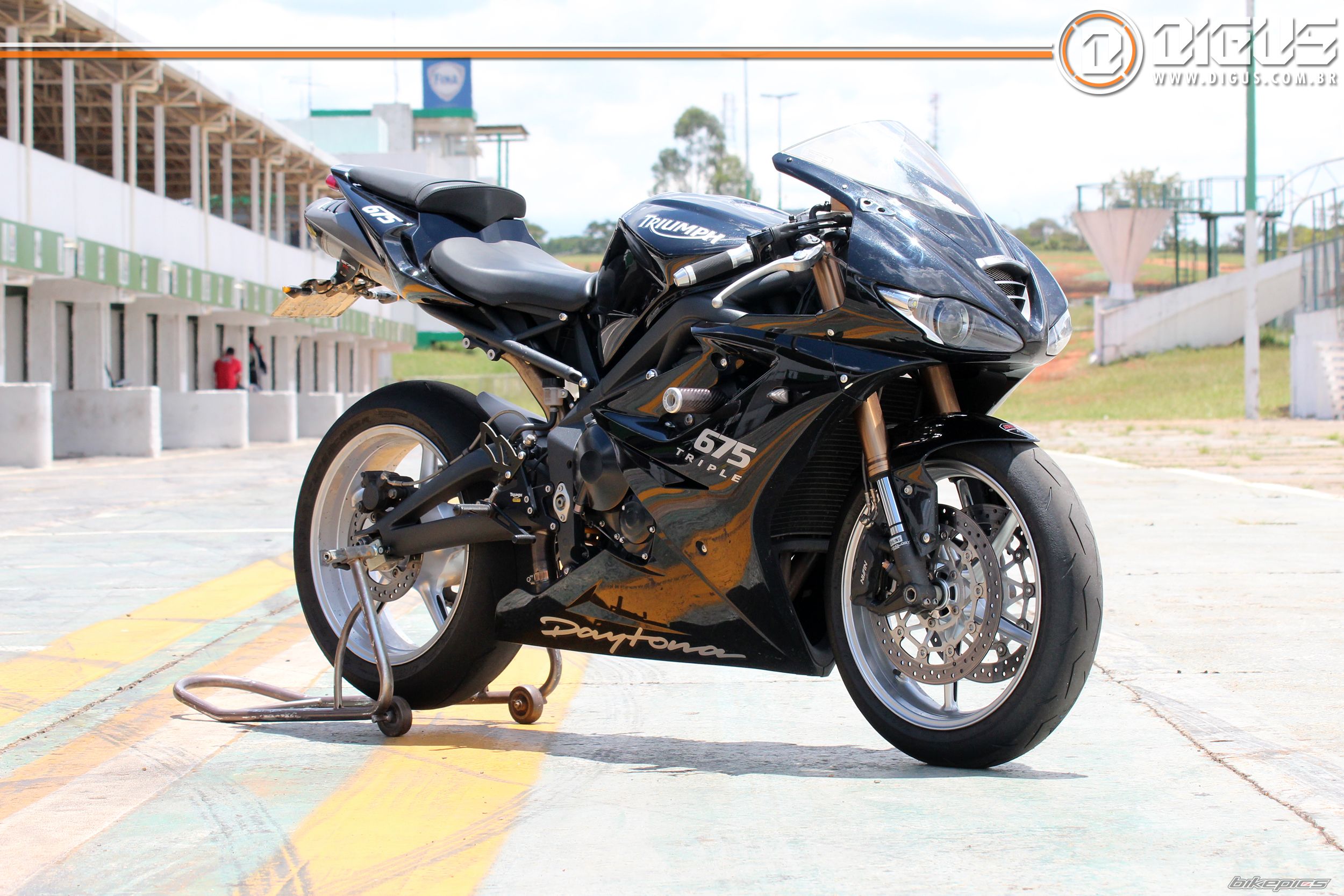 2010 TRIUMPH DAYTONA 675 | Picture 2650290 motorcycle photo