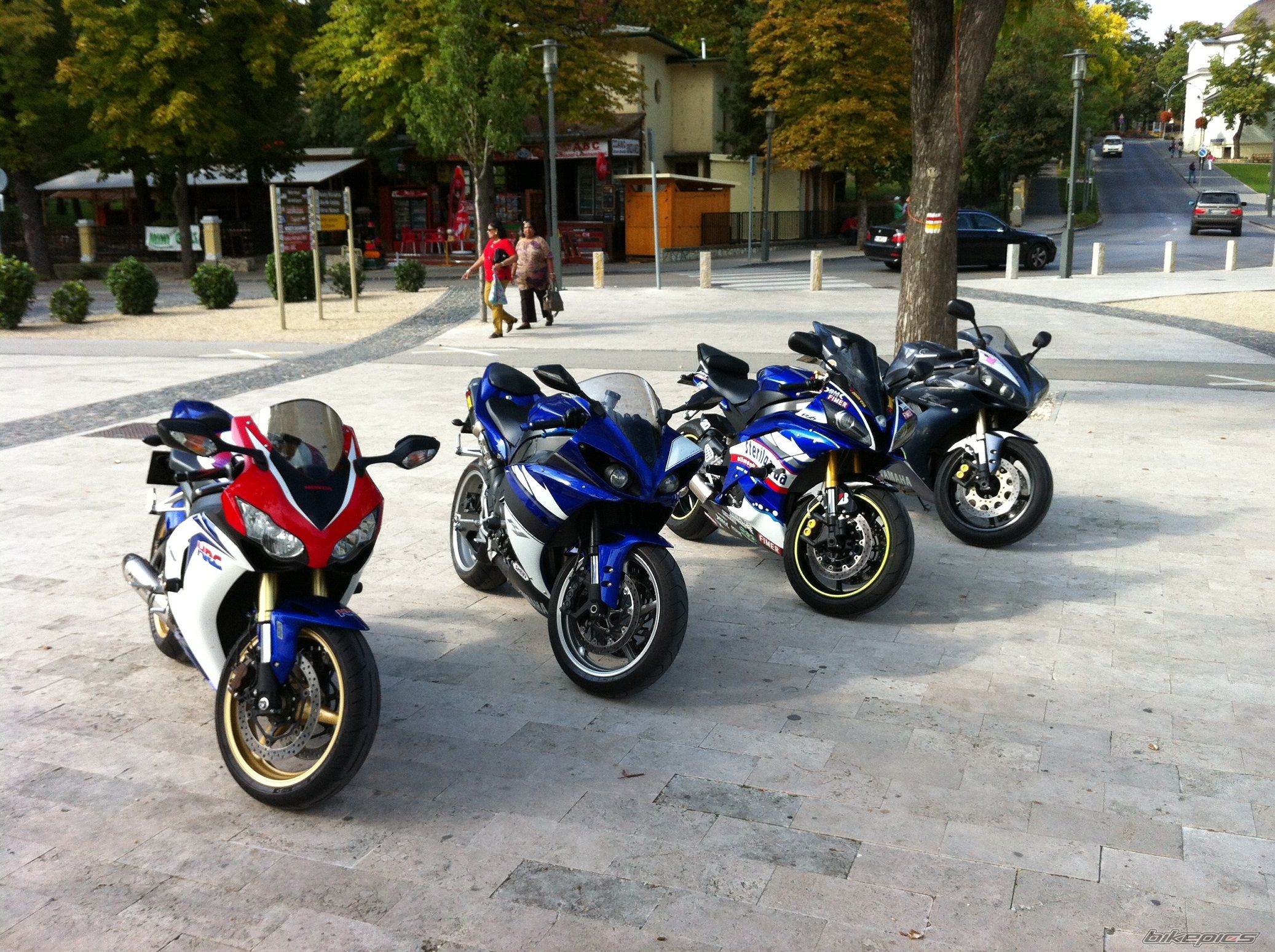 2009 YAMAHA YZF R1 | Picture 2650350 motorcycle photo