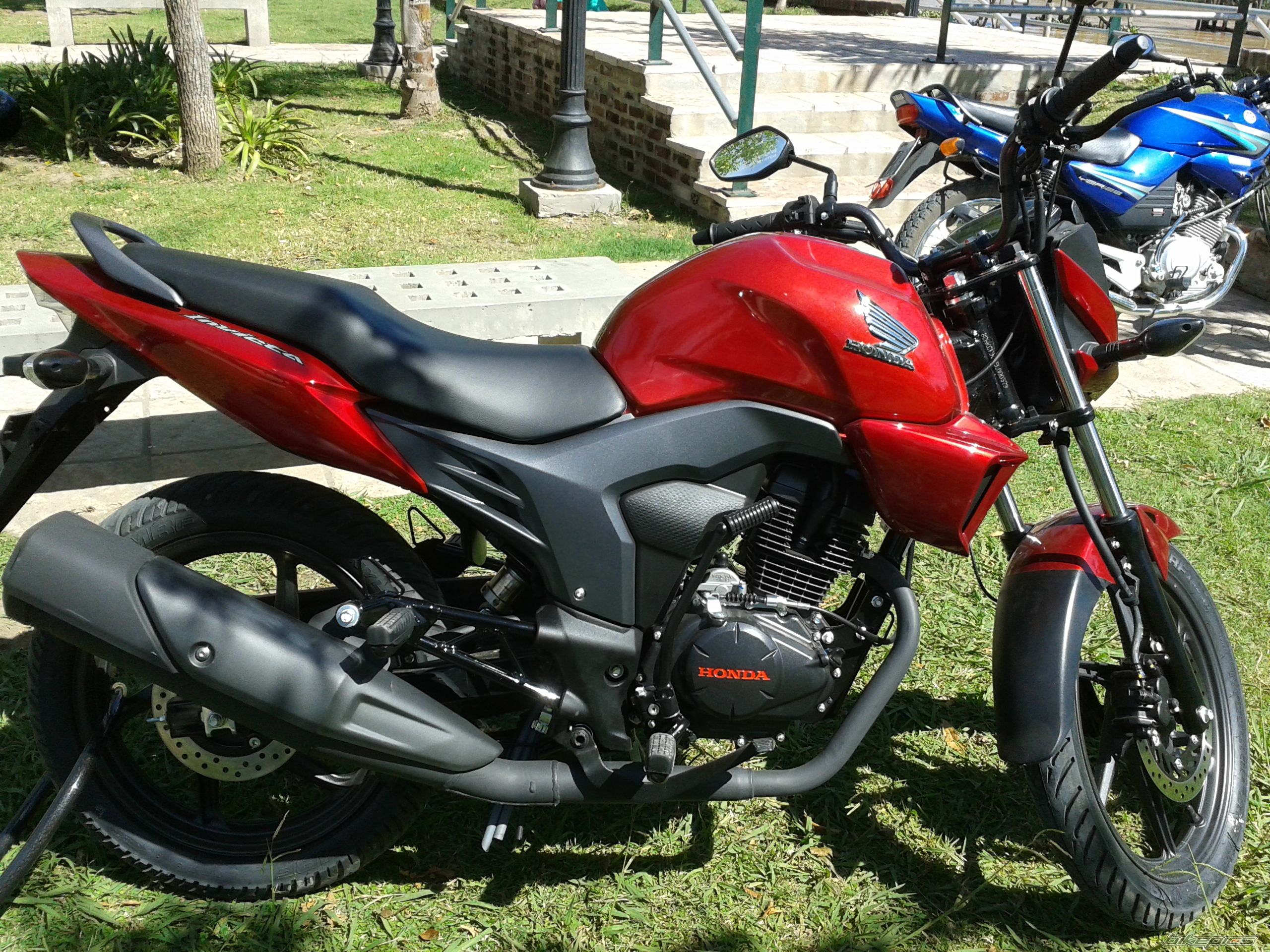 2014 HONDA CB 150 INVICTA | Picture 2654844 motorcycle photo