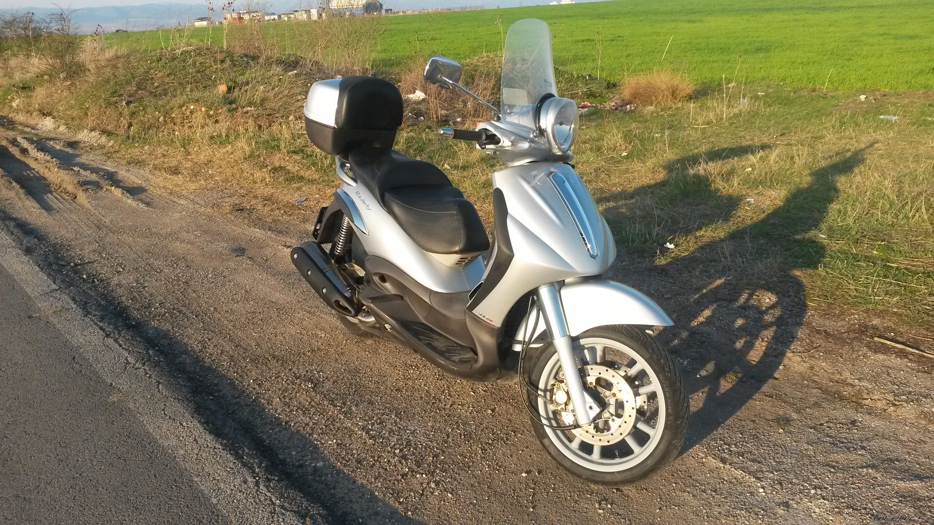 2006 PIAGGIO BEVERLY 500 | Picture 2657349 motorcycle photo