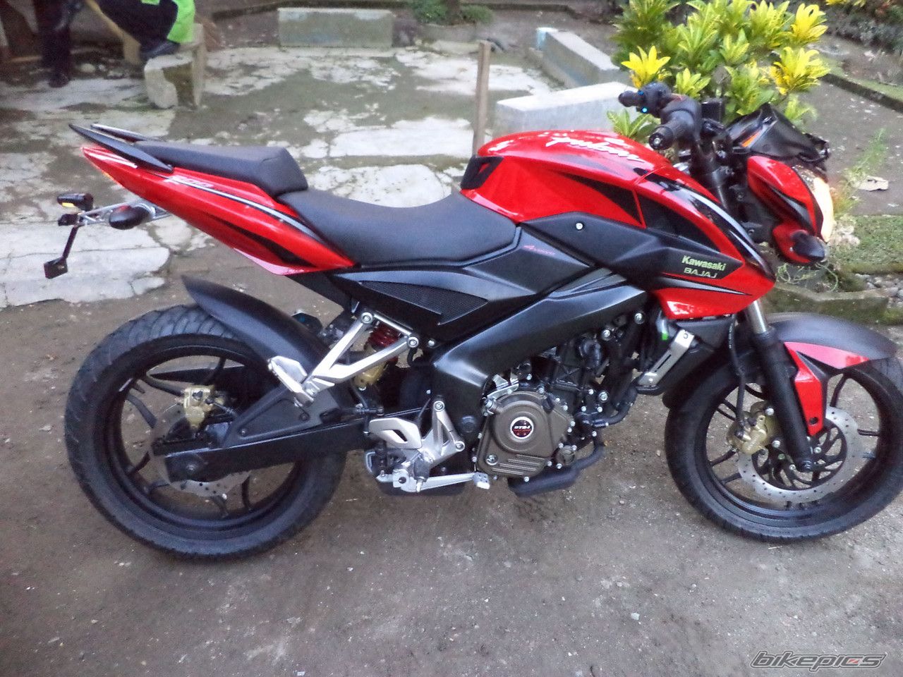 2014 BAJAJ PULSAR 200 NS | Picture 2657453 motorcycle photo