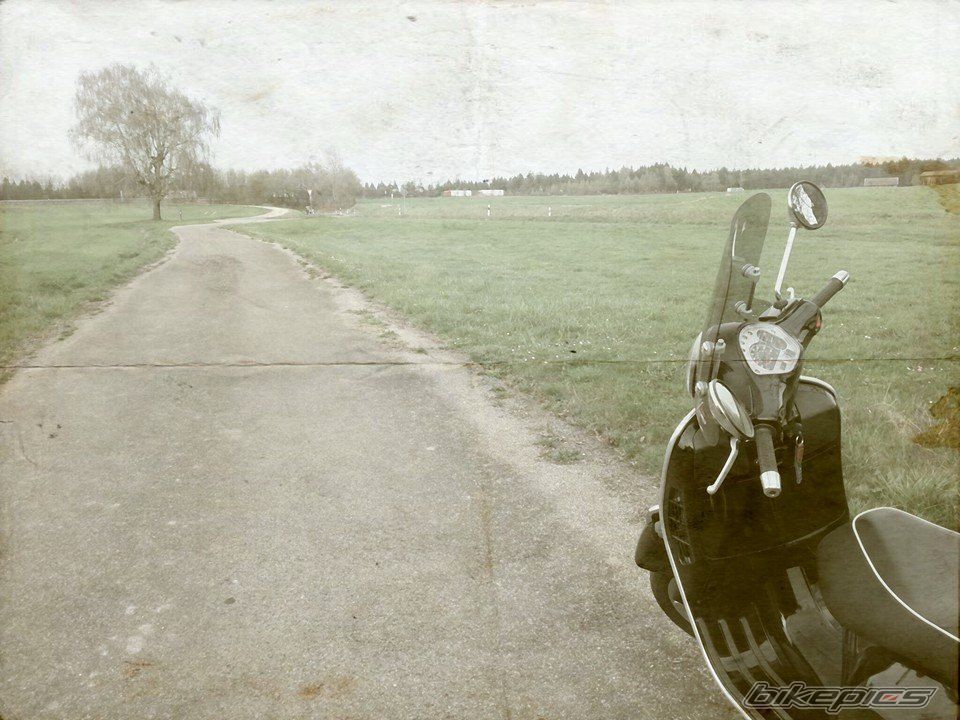 2009 VESPA GTS 300 SUPER | Picture 2658819 motorcycle photo