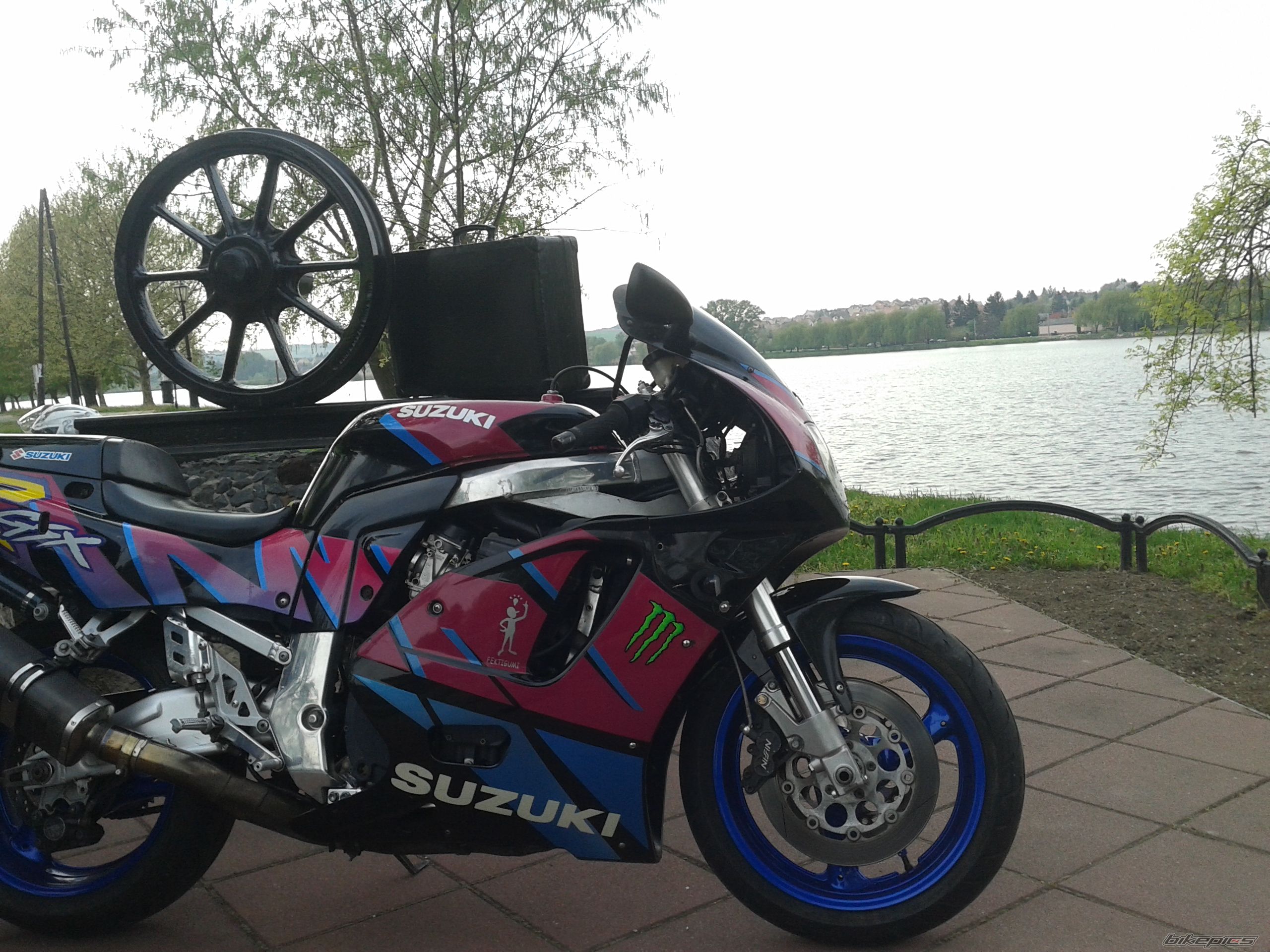1992 SUZUKI GSX R 750 | Picture 2659607 motorcycle photo