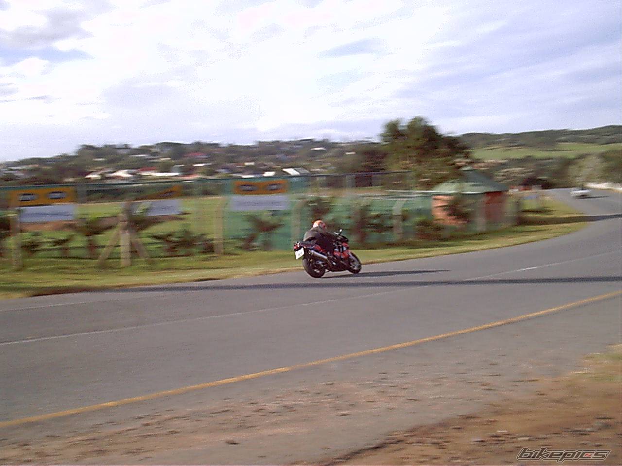 1994 SUZUKI GSX R 400 | Picture 26639 motorcycle photo