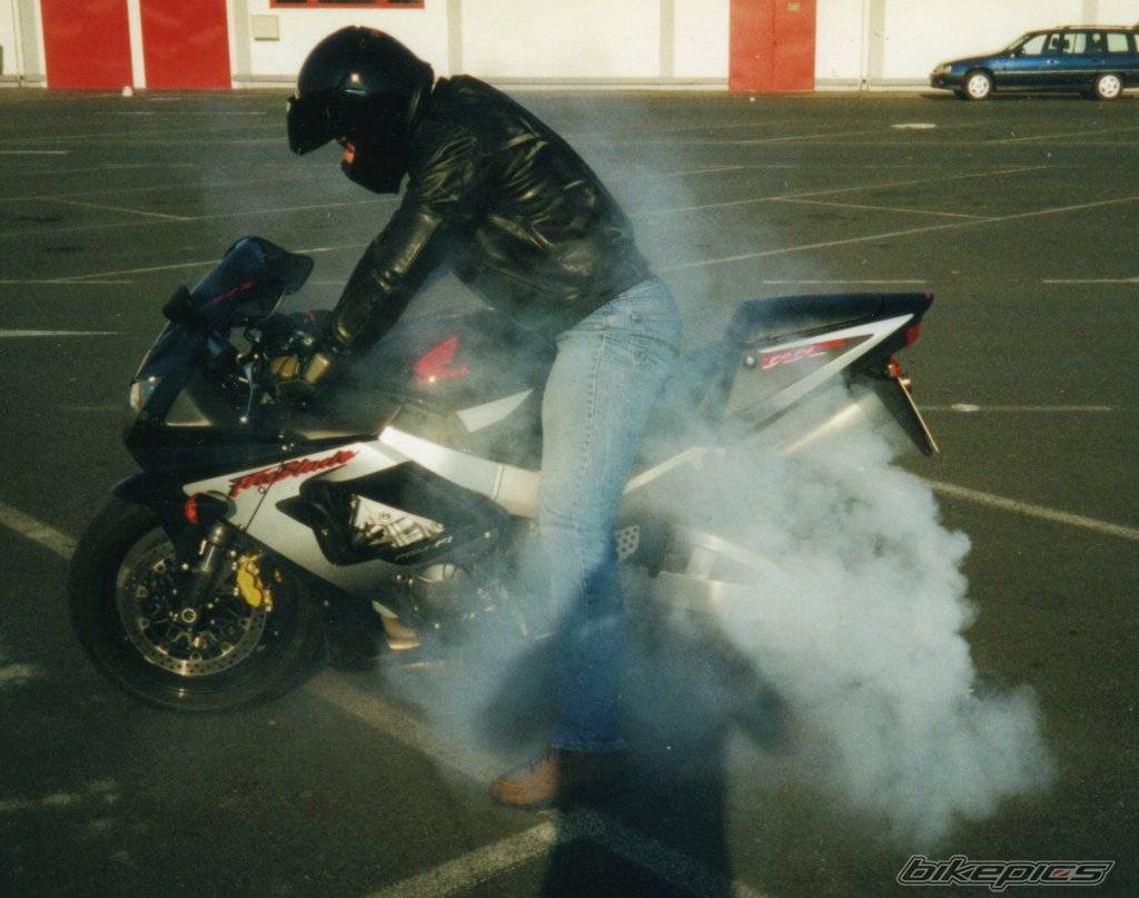 2000  CBR 900 | Picture 267 motorcycle photo