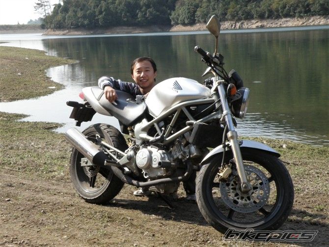 2002 HONDA VTR 250 | Picture 2670033 motorcycle photo