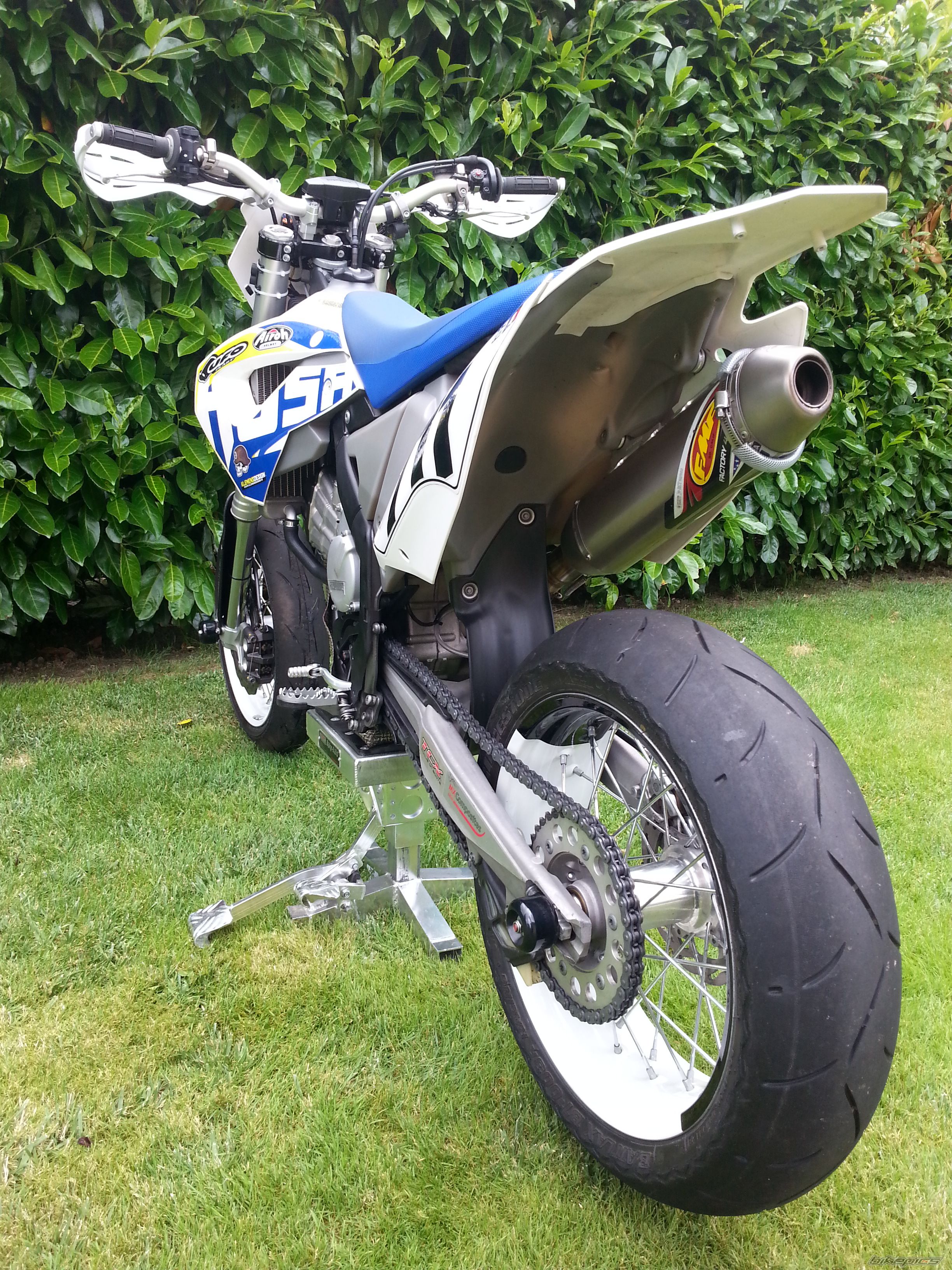 2010 HUSABERG FS 570 SUPERMOTO | Picture 2671098 motorcycle photo