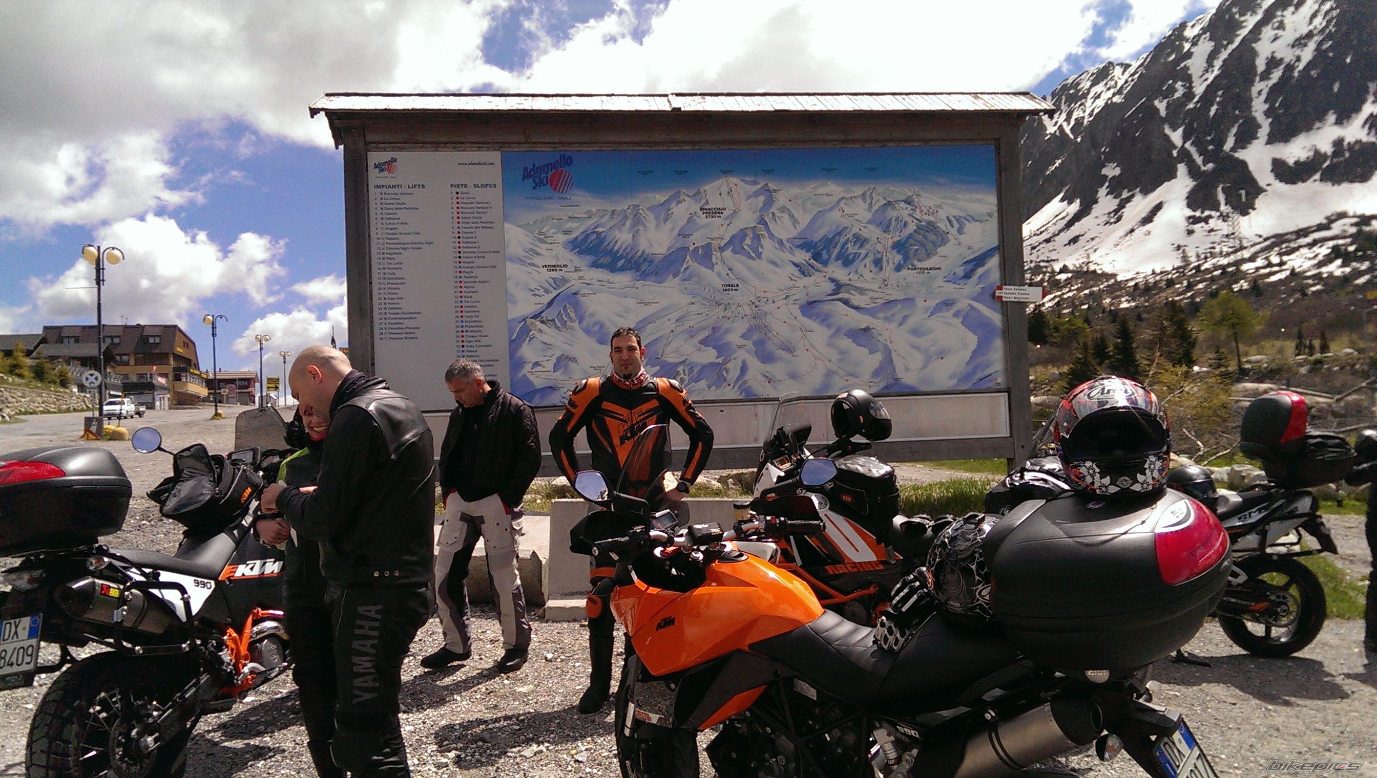 2011 KTM 990 SUPERMOTO | Picture 2674185 motorcycle photo
