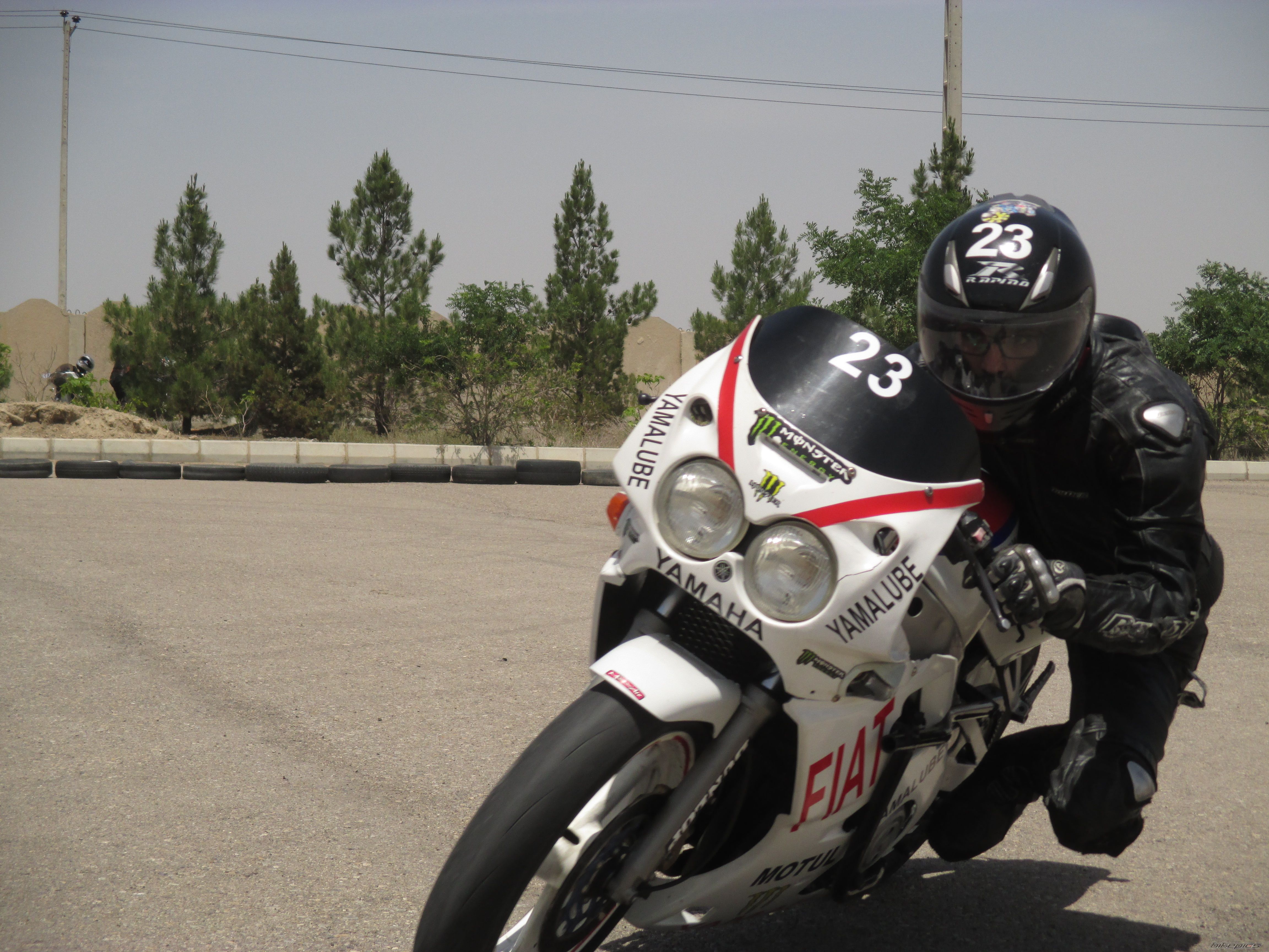 1996 YAMAHA FZR 400 EXUP | Picture 2674288 motorcycle photo