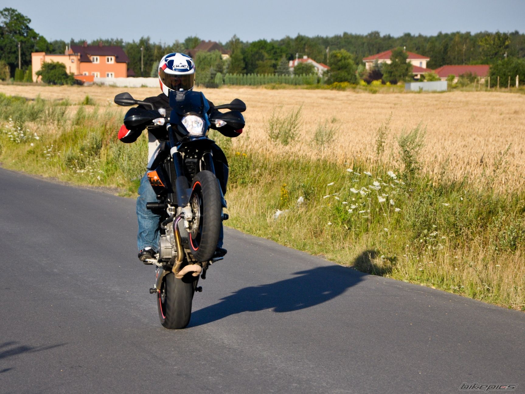 2008 KTM 990 SUPERMOTO | Picture 2685030 motorcycle photo