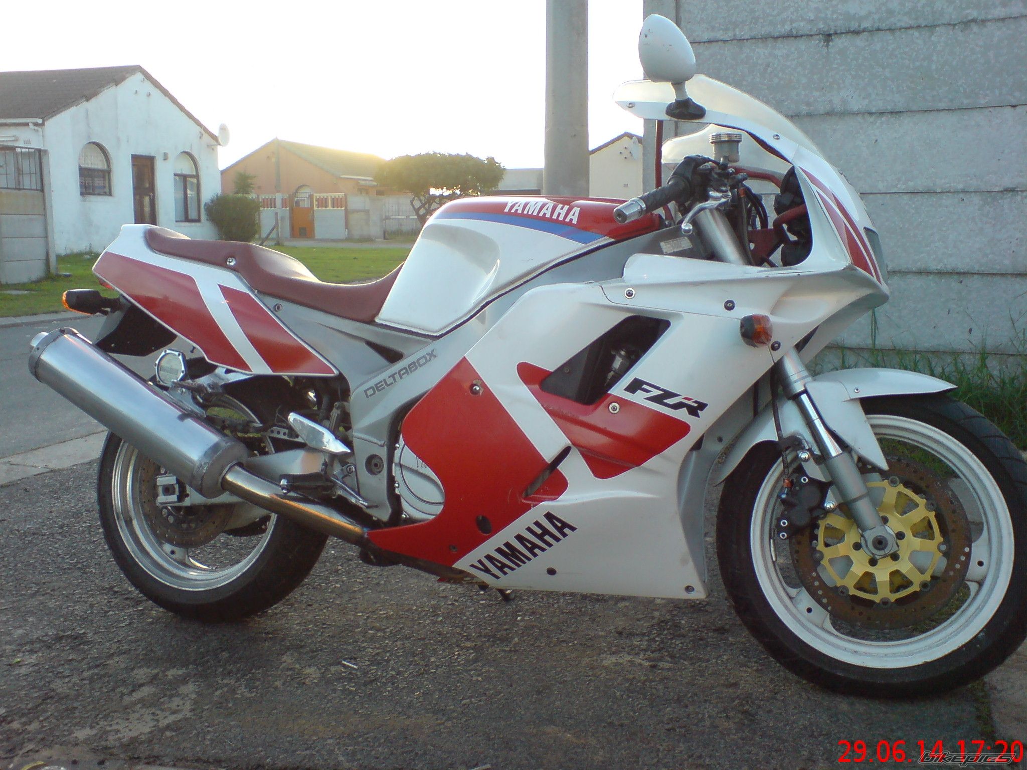 1993 YAMAHA FZR 1000 EXUP | Picture 2685726 motorcycle photo