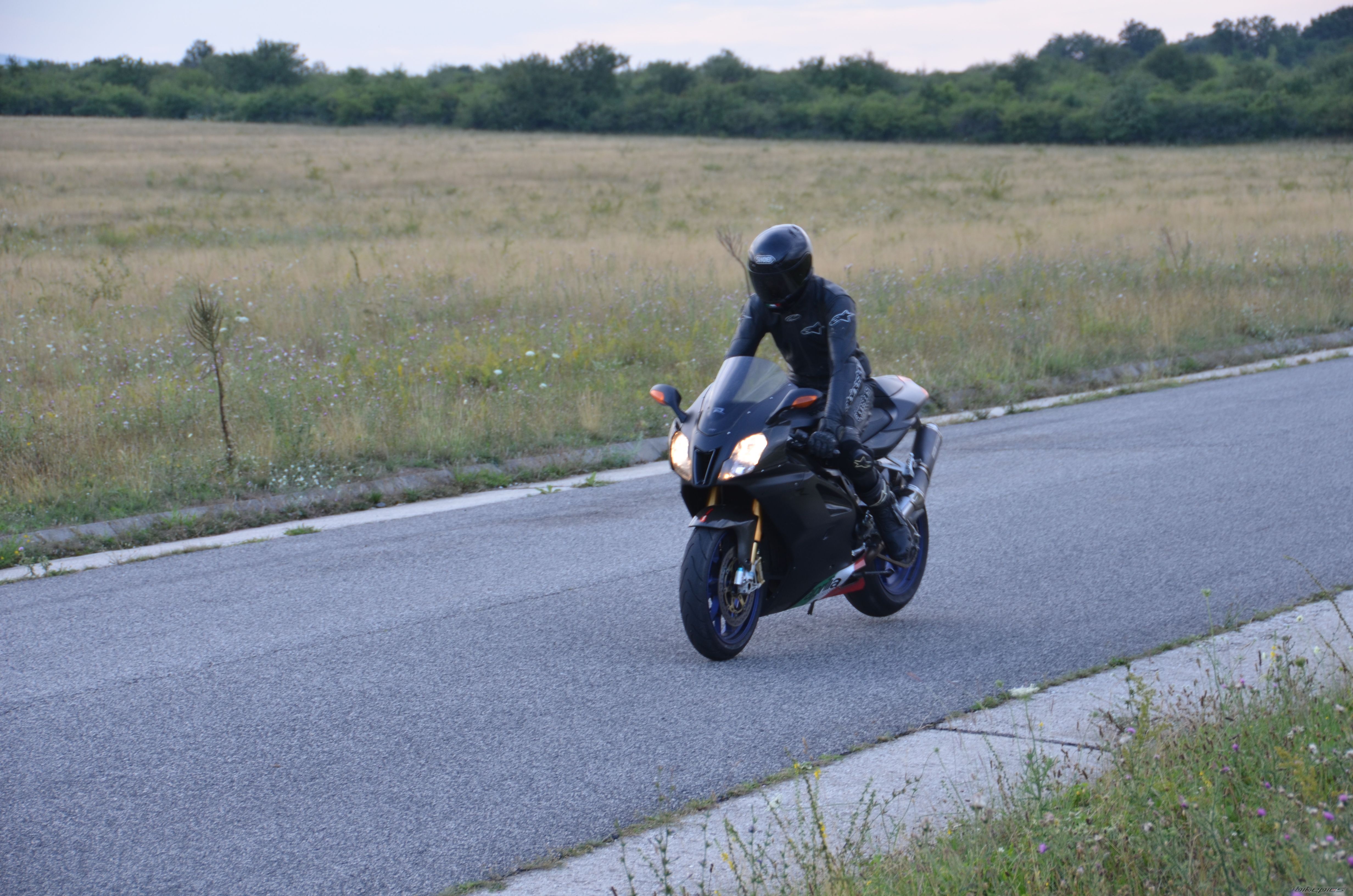 2004 APRILIA RSV MILLE FACTORY | Picture 2686160 motorcycle photo