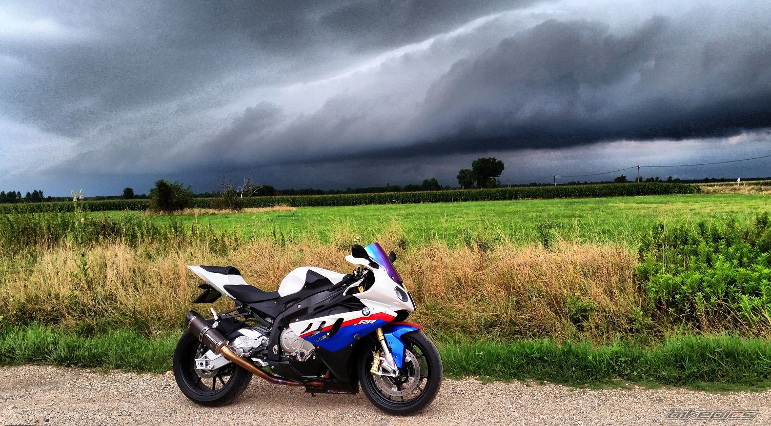 2009 YAMAHA YZF R1 | Picture 2686576 motorcycle photo
