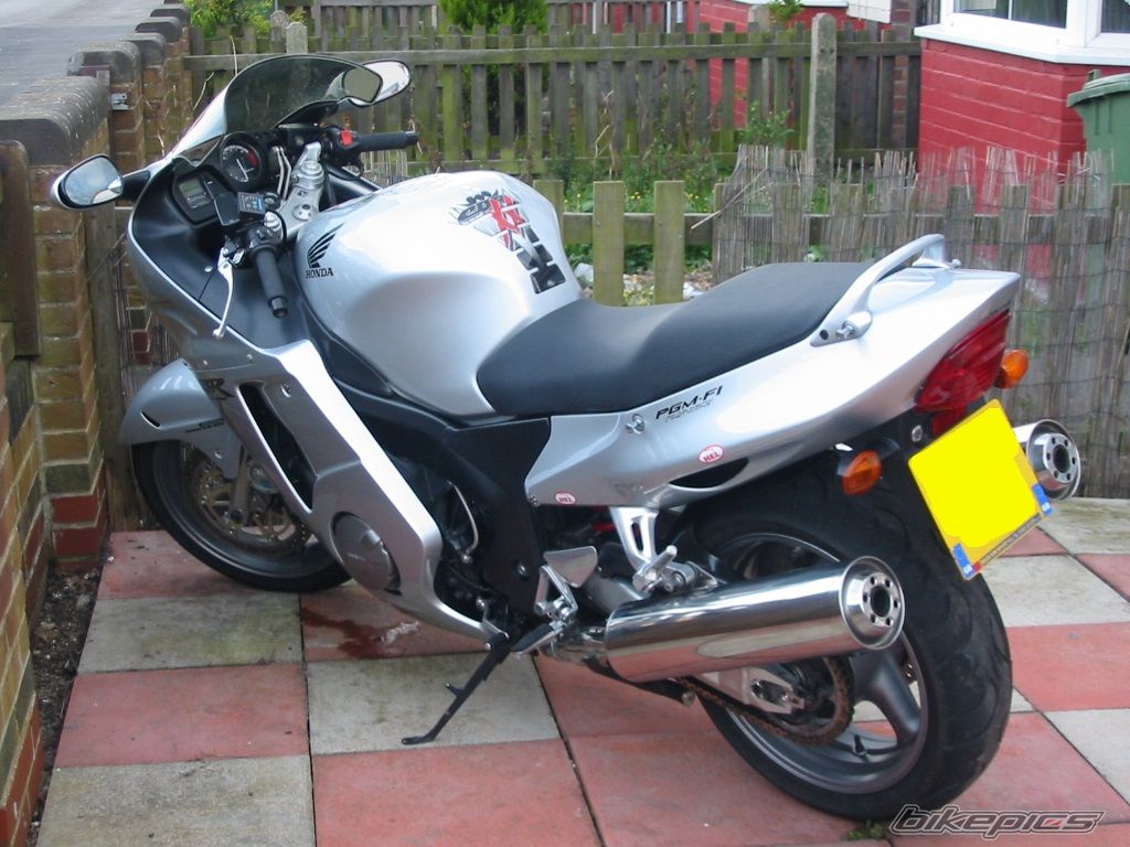 2004 HONDA CBR1100XX SUPER BLACKBIRD | Picture 2687720 motorcycle photo