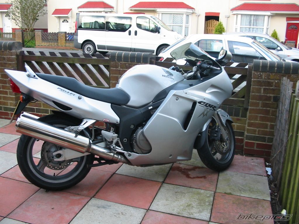 2004 HONDA CBR1100XX SUPER BLACKBIRD | Picture 2687721 motorcycle photo