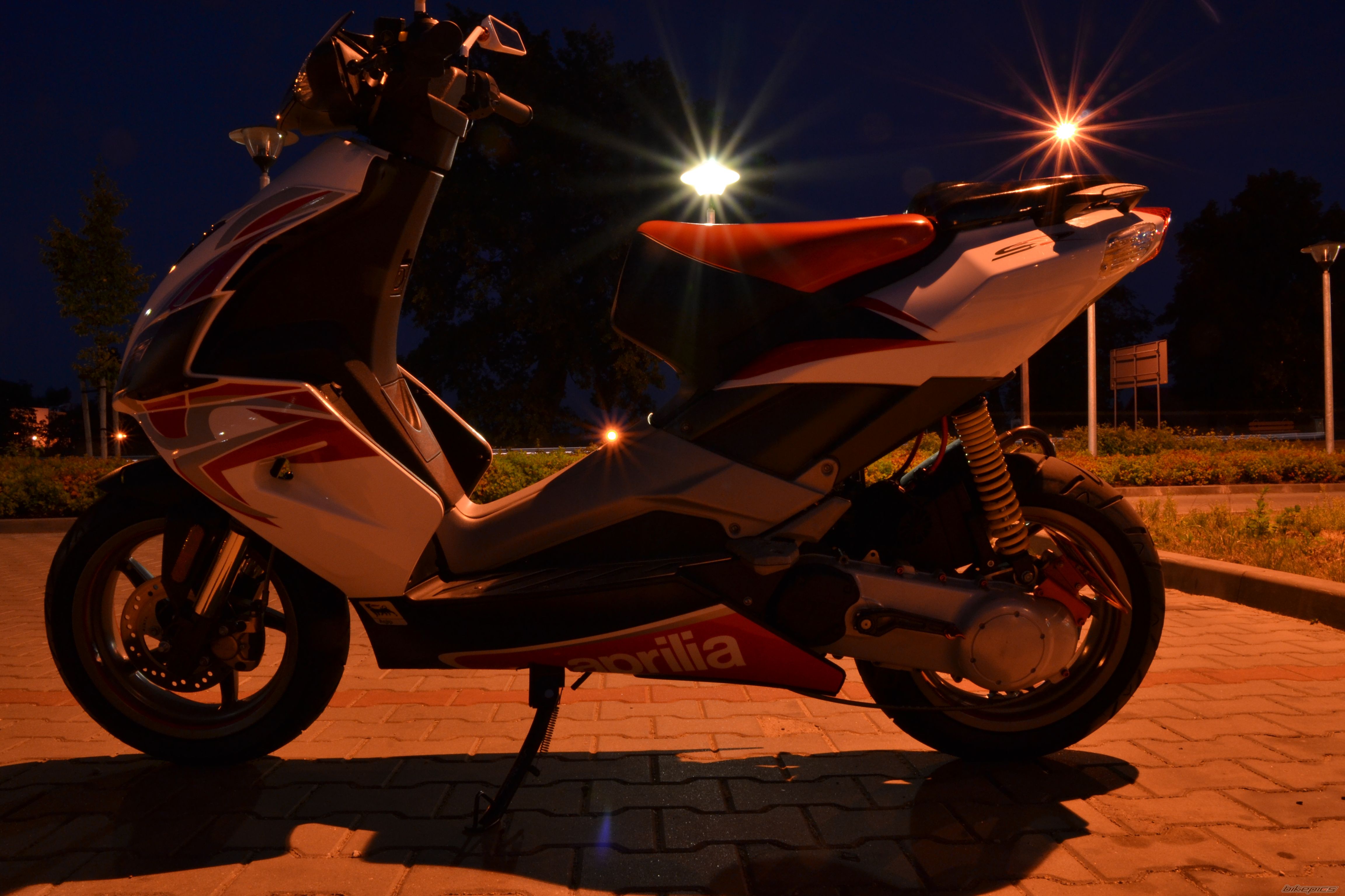 2009 APRILIA SR | Picture 2690933 motorcycle photo