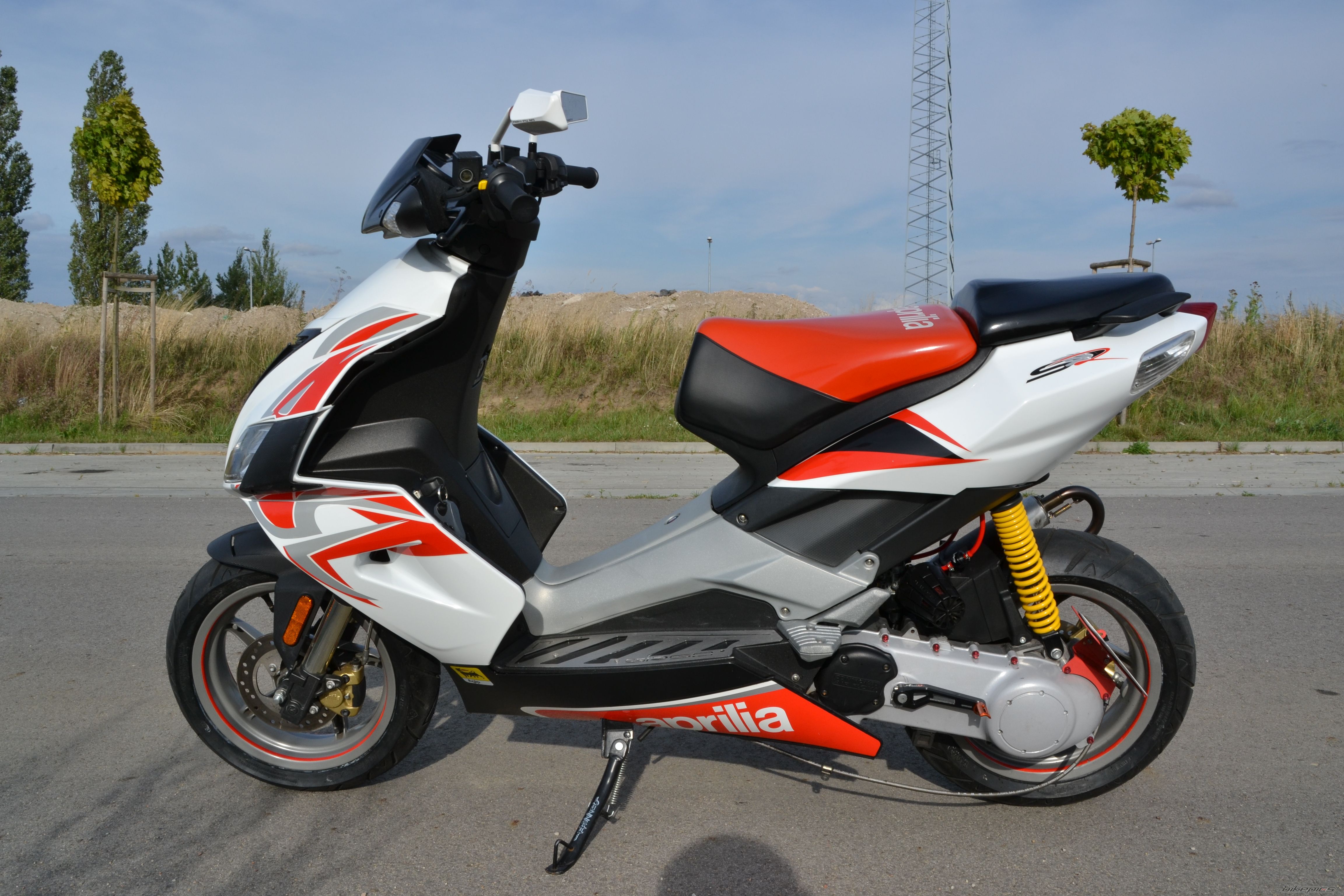 2009 APRILIA SR | Picture 2690960 motorcycle photo