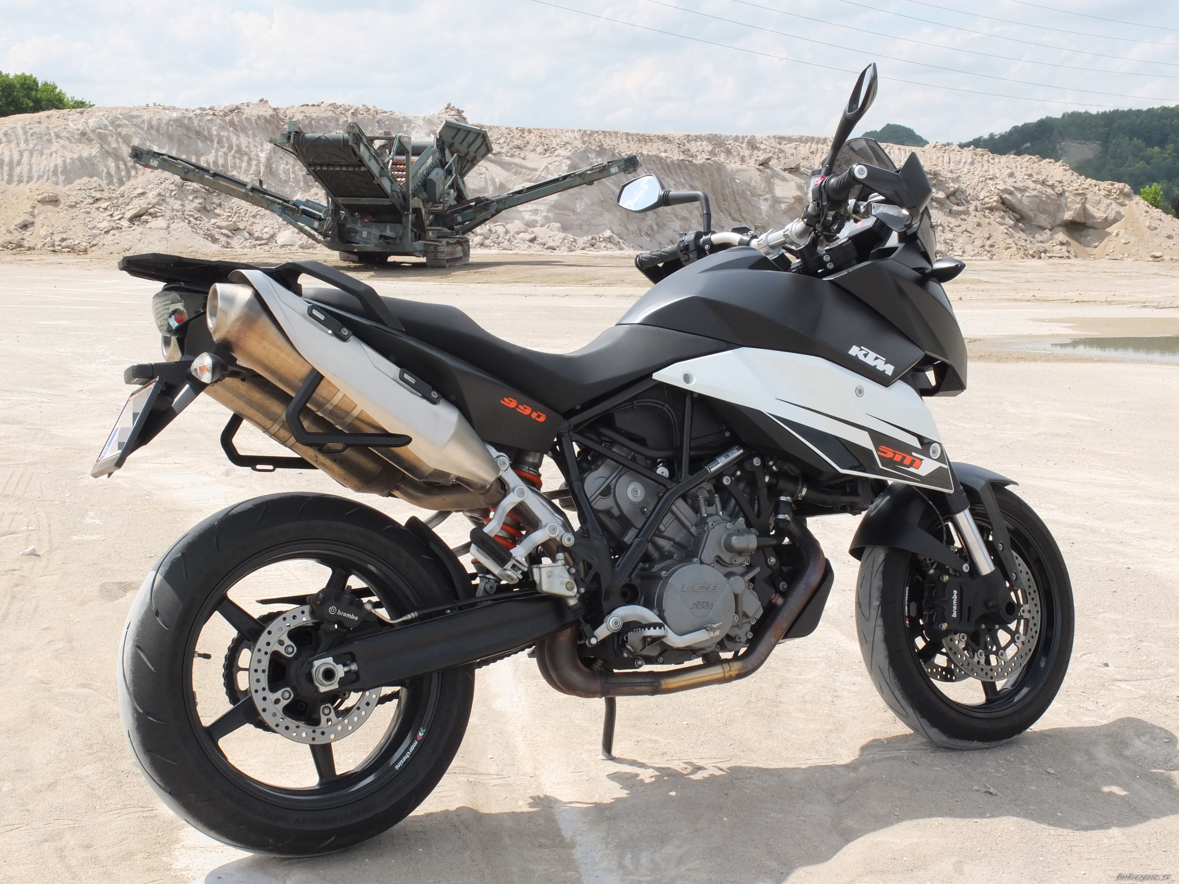2010 KTM 990 SUPERMOTO | Picture 2693707 motorcycle photo