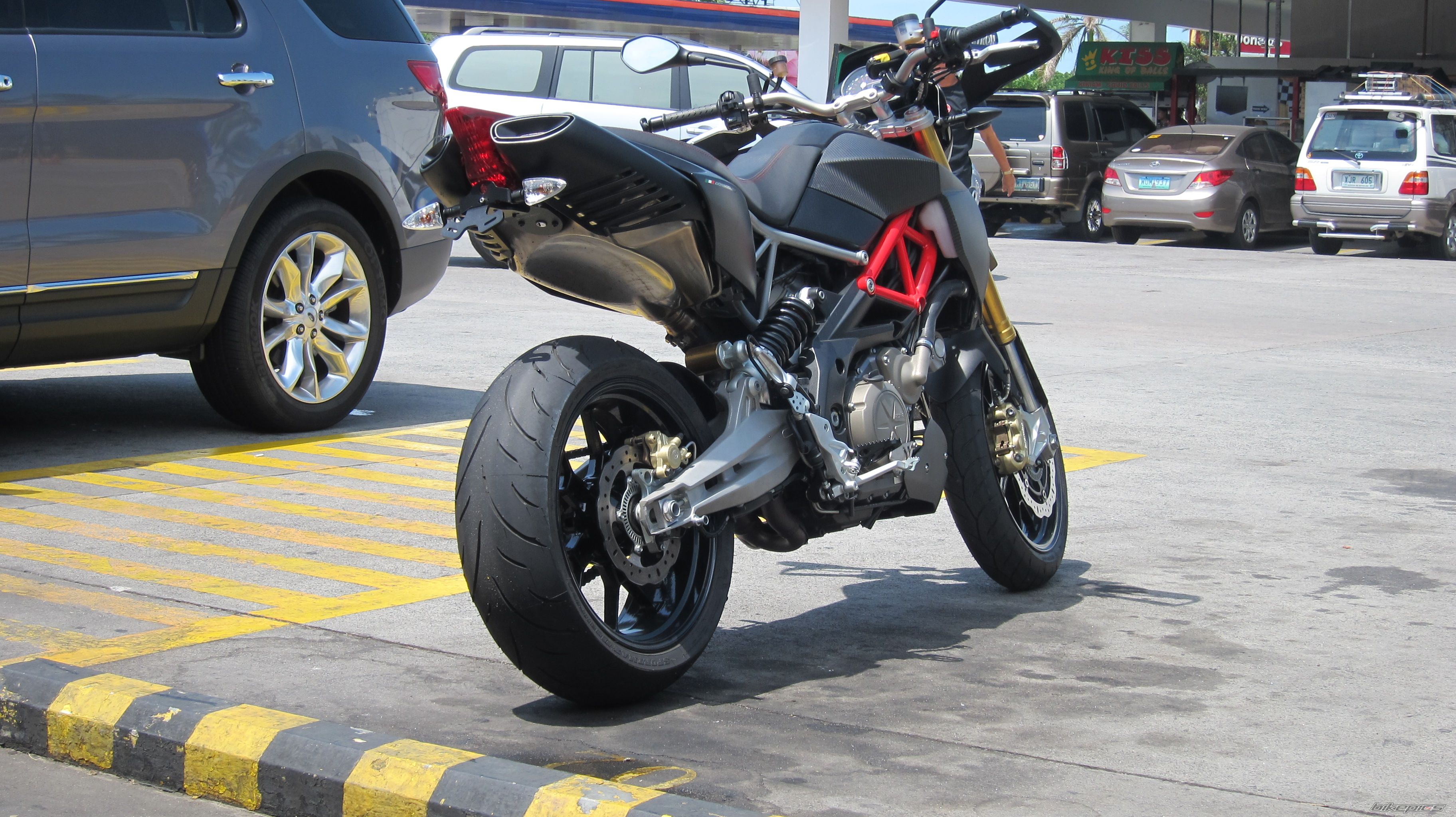 2014 APRILIA DORSODURO | Picture 2694440 motorcycle photo
