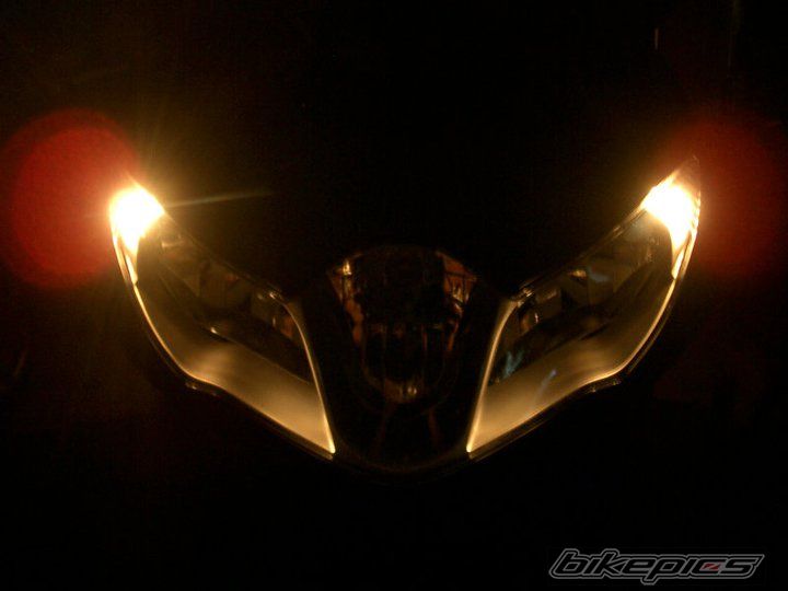 2011 TRIUMPH SPRINT GT | Picture 2698477 motorcycle photo
