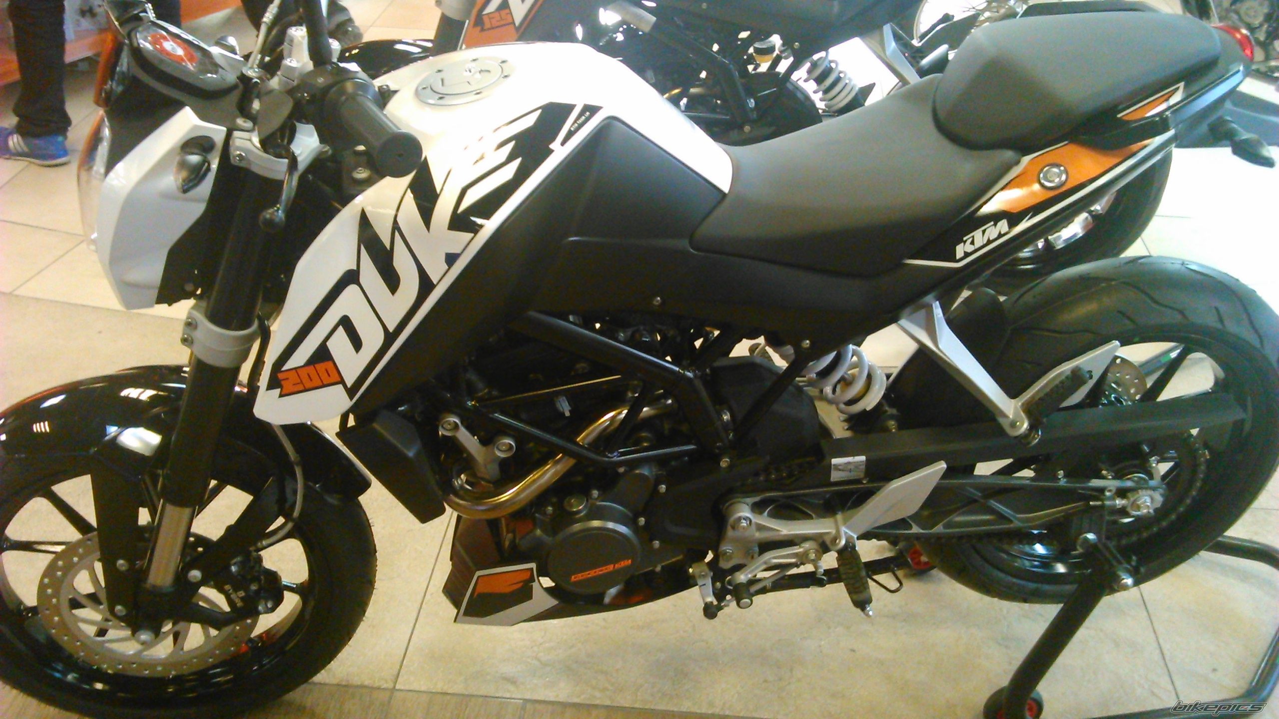 2014 KTM DUKE 200 | Picture 2700708 motorcycle photo