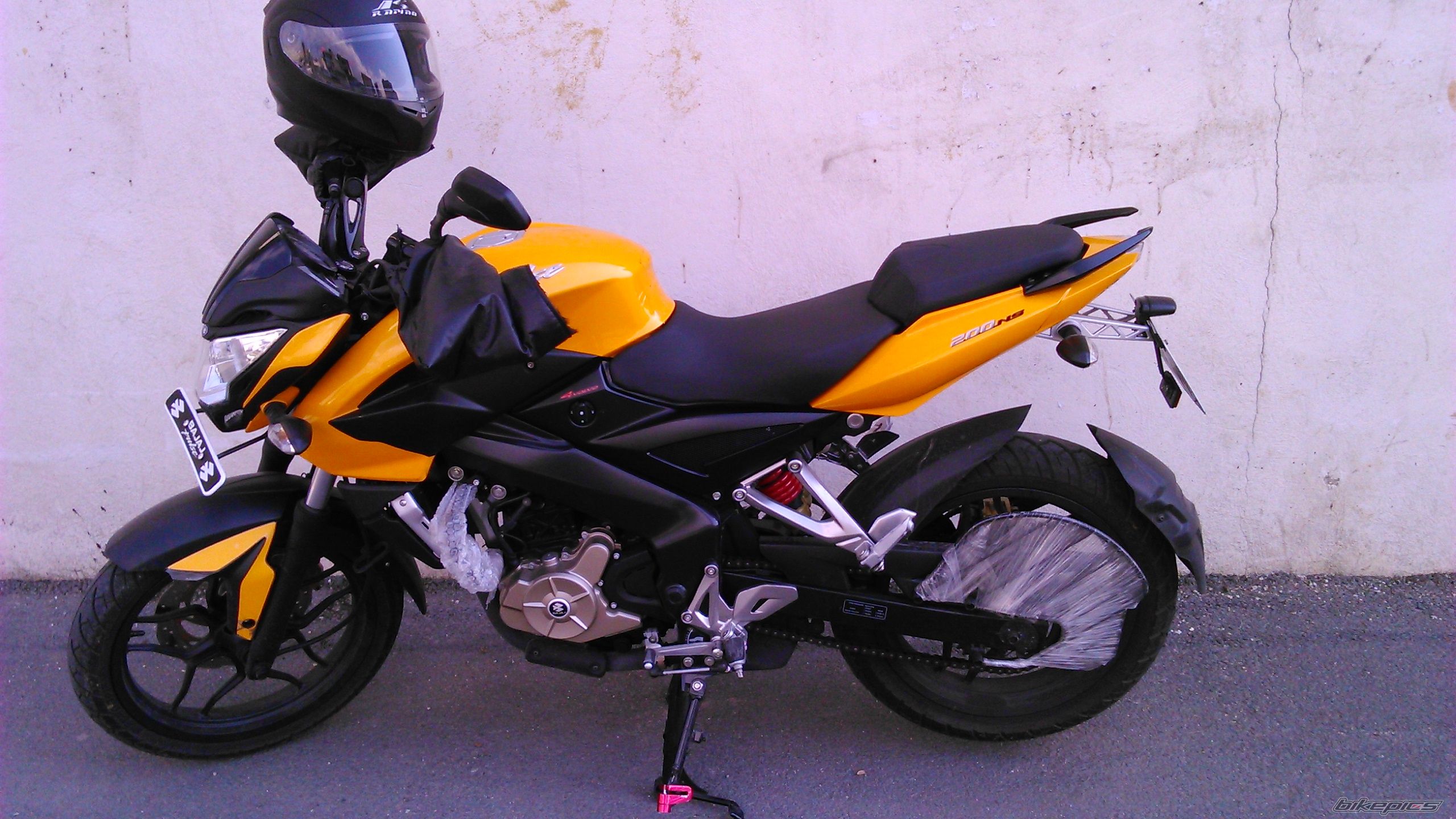 2013 BAJAJ PULSAR 200 NS | Picture 2700719 motorcycle photo