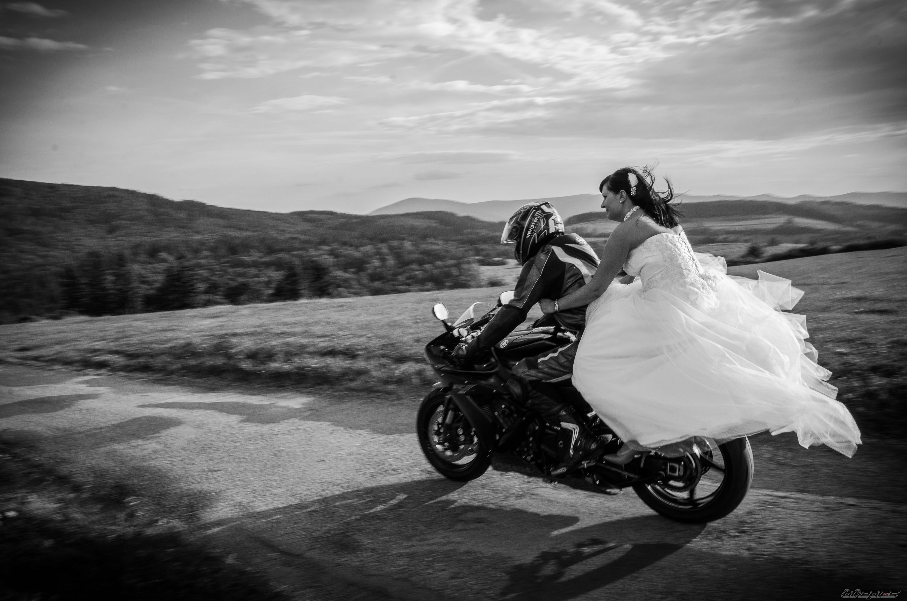 2005 YAMAHA YZF R1 | Picture 2701968 motorcycle photo
