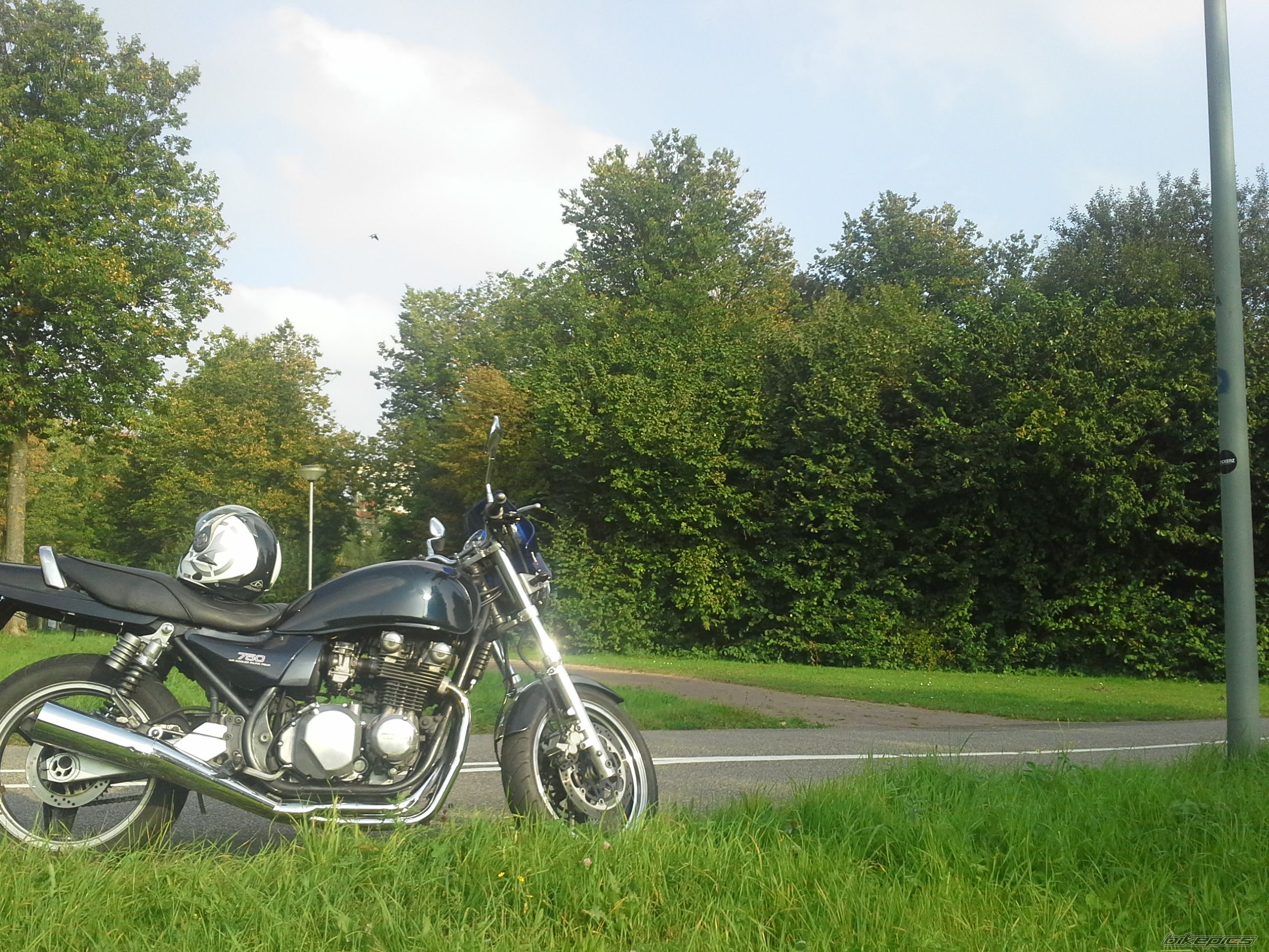 1992 KAWASAKI ZEPHYR 750 | Picture 2702300 motorcycle photo