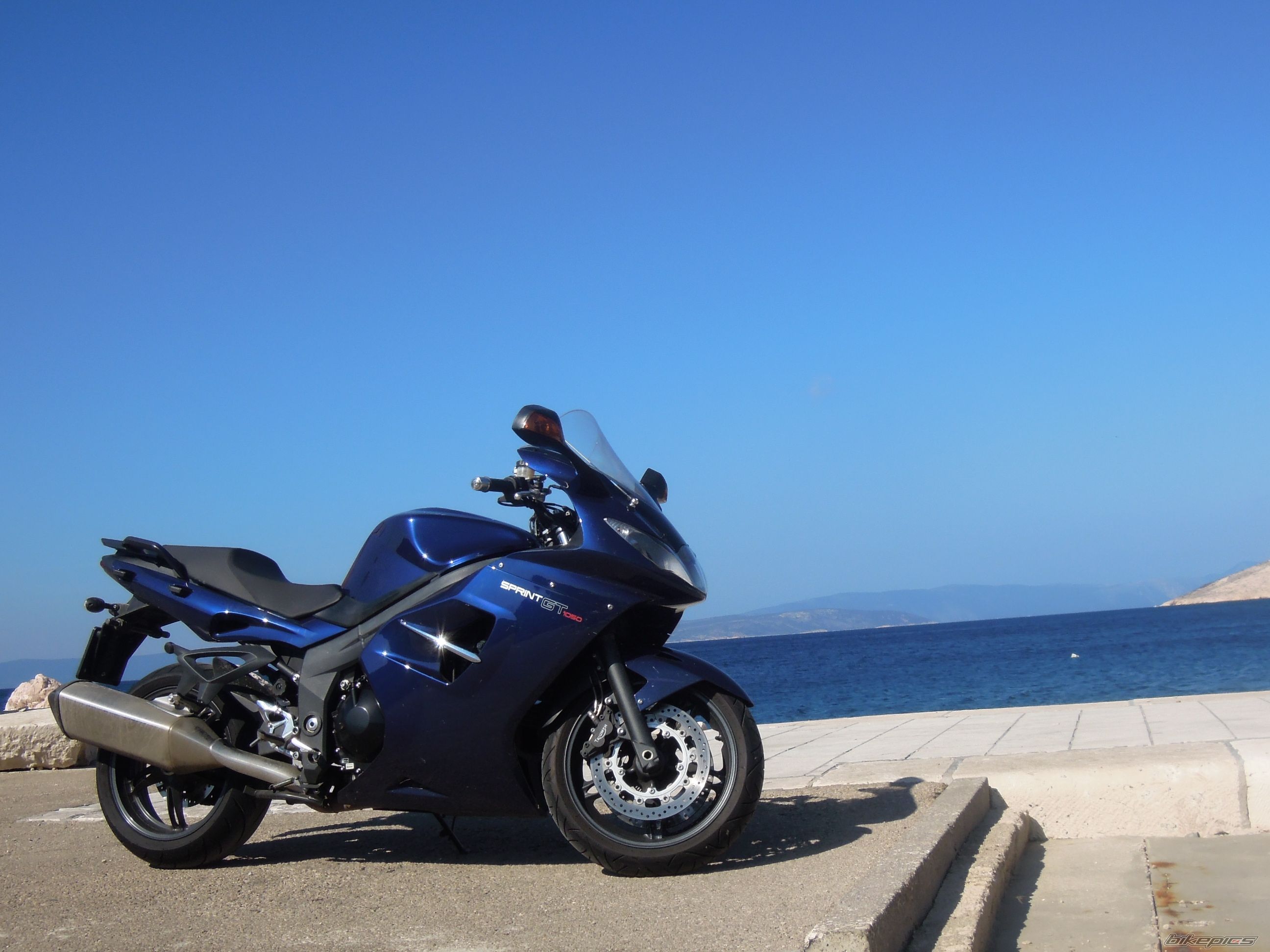 2011 TRIUMPH SPRINT GT | Picture 2702717 motorcycle photo