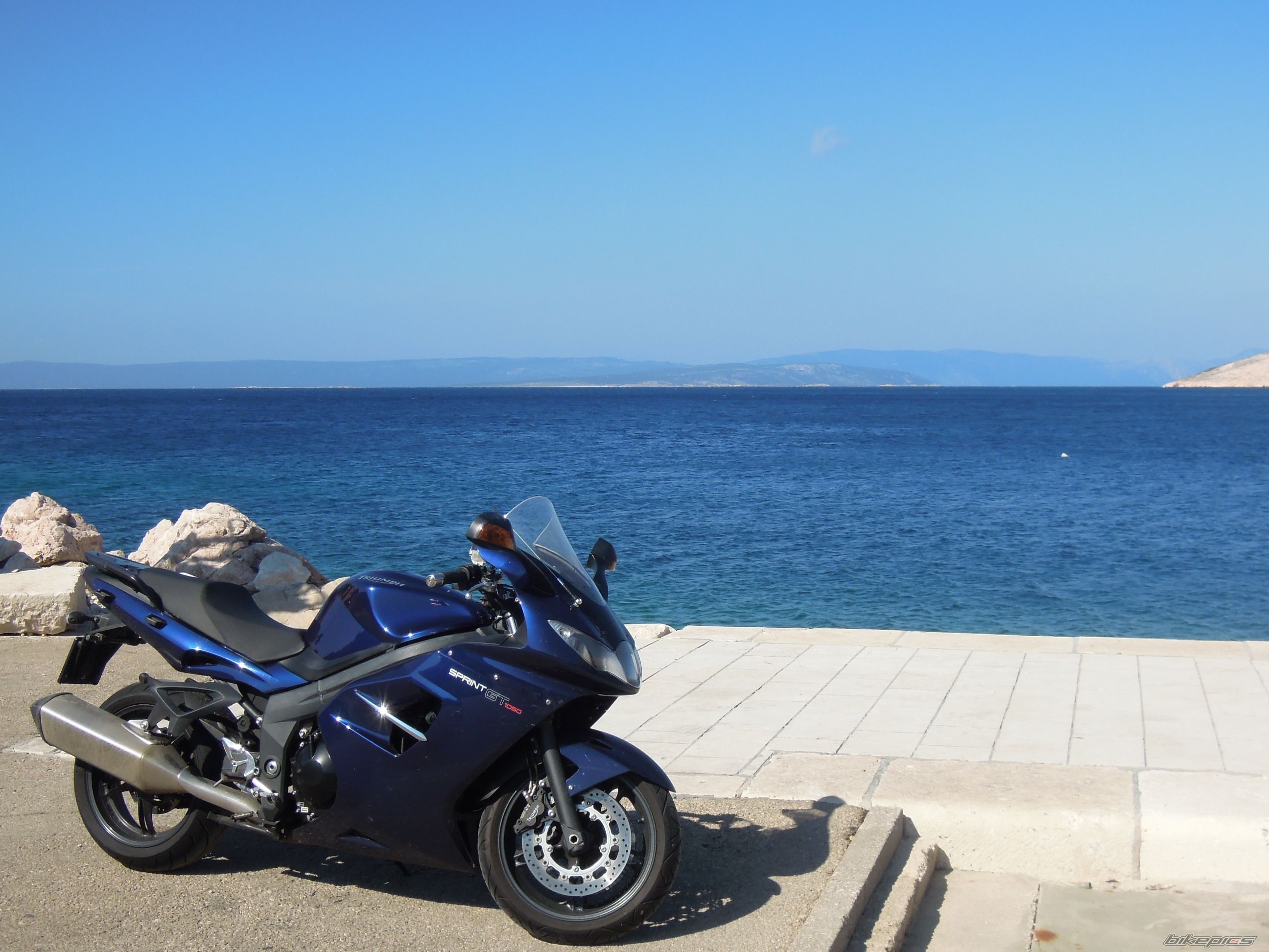 2011 TRIUMPH SPRINT GT | Picture 2702719 motorcycle photo