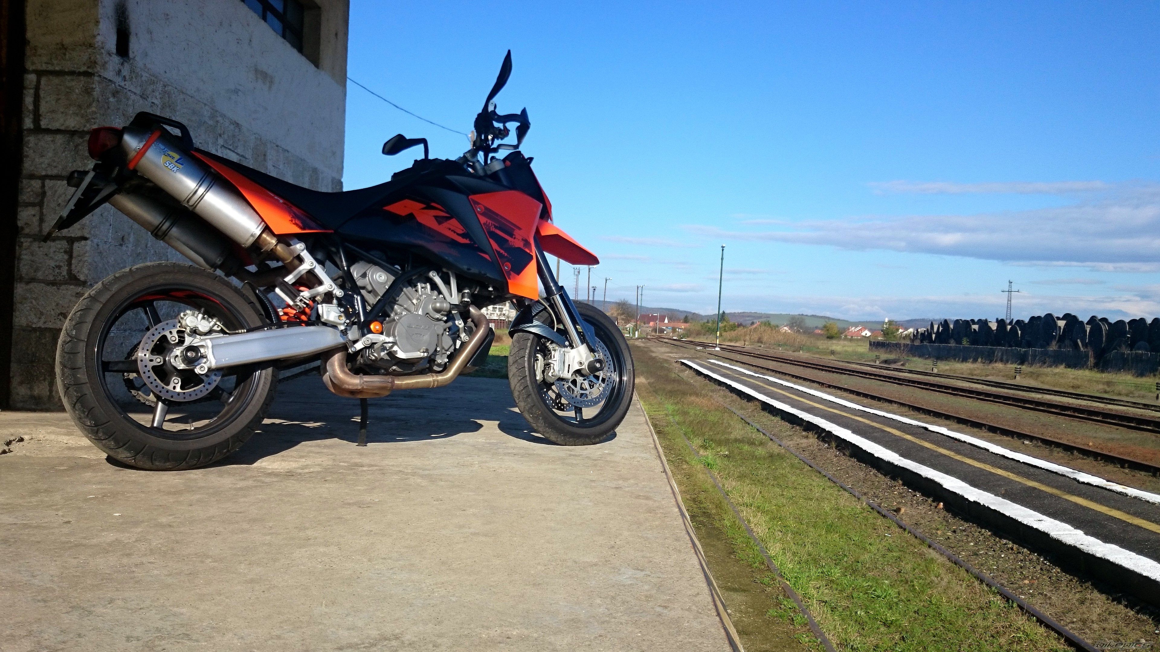 2007 KTM 950 SUPERMOTO | Picture 2703501 motorcycle photo