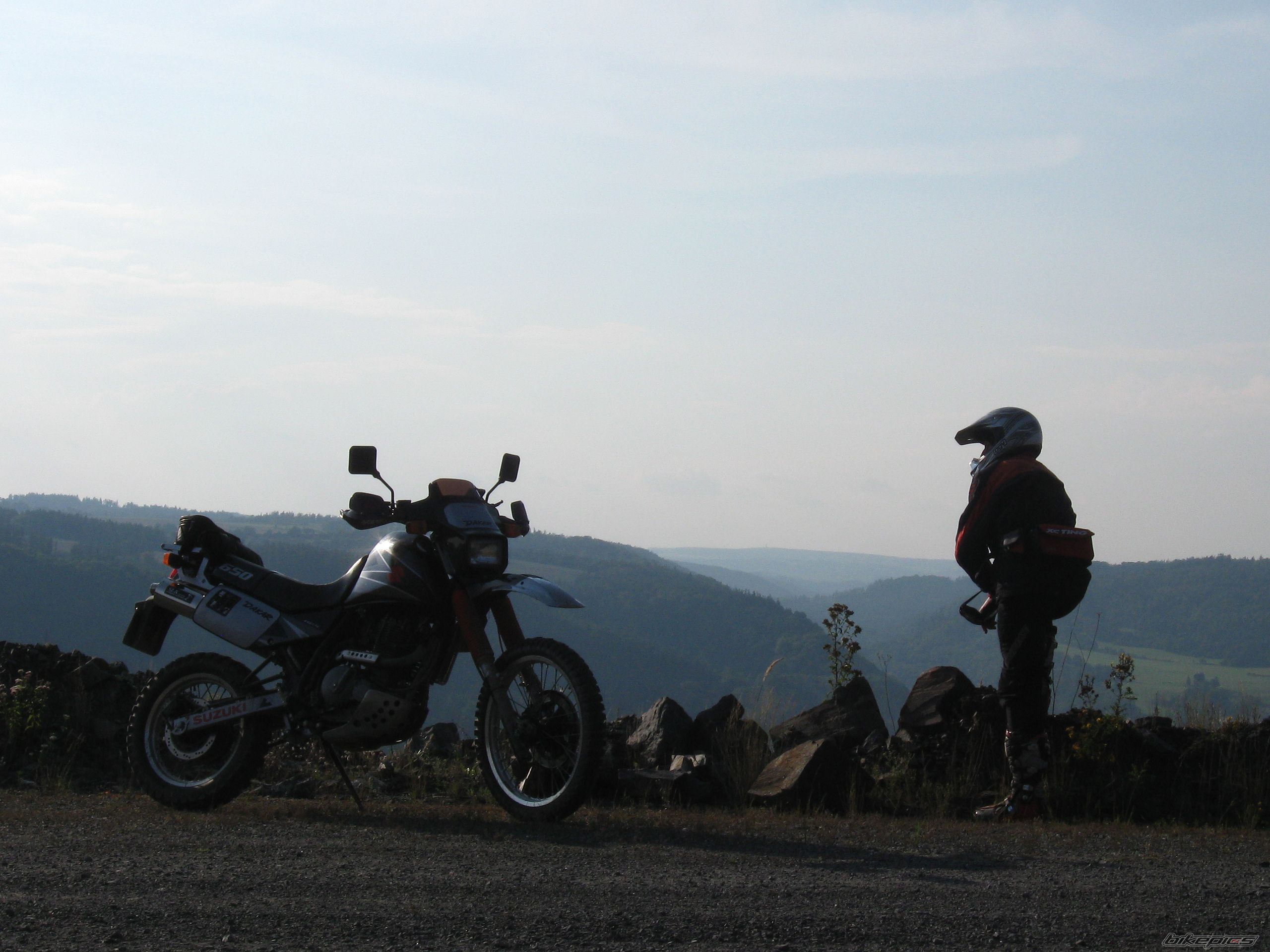 1990 SUZUKI DR 650 | Picture 2704024 motorcycle photo
