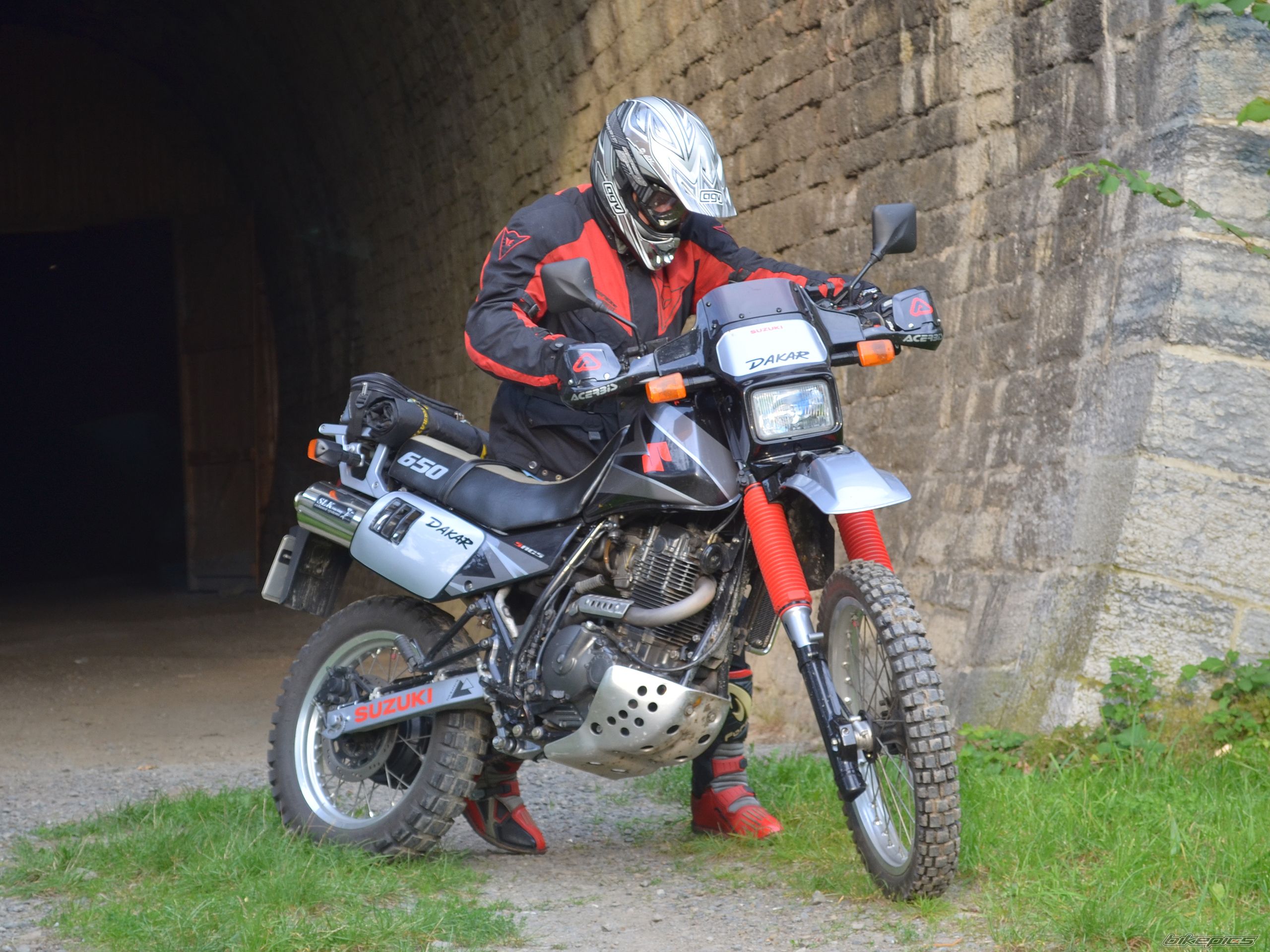 1990 SUZUKI DR 650 | Picture 2704026 motorcycle photo