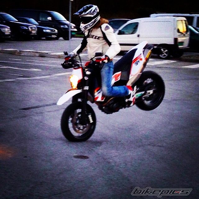 2012 KTM 690 SMC | Picture 2705392 motorcycle photo