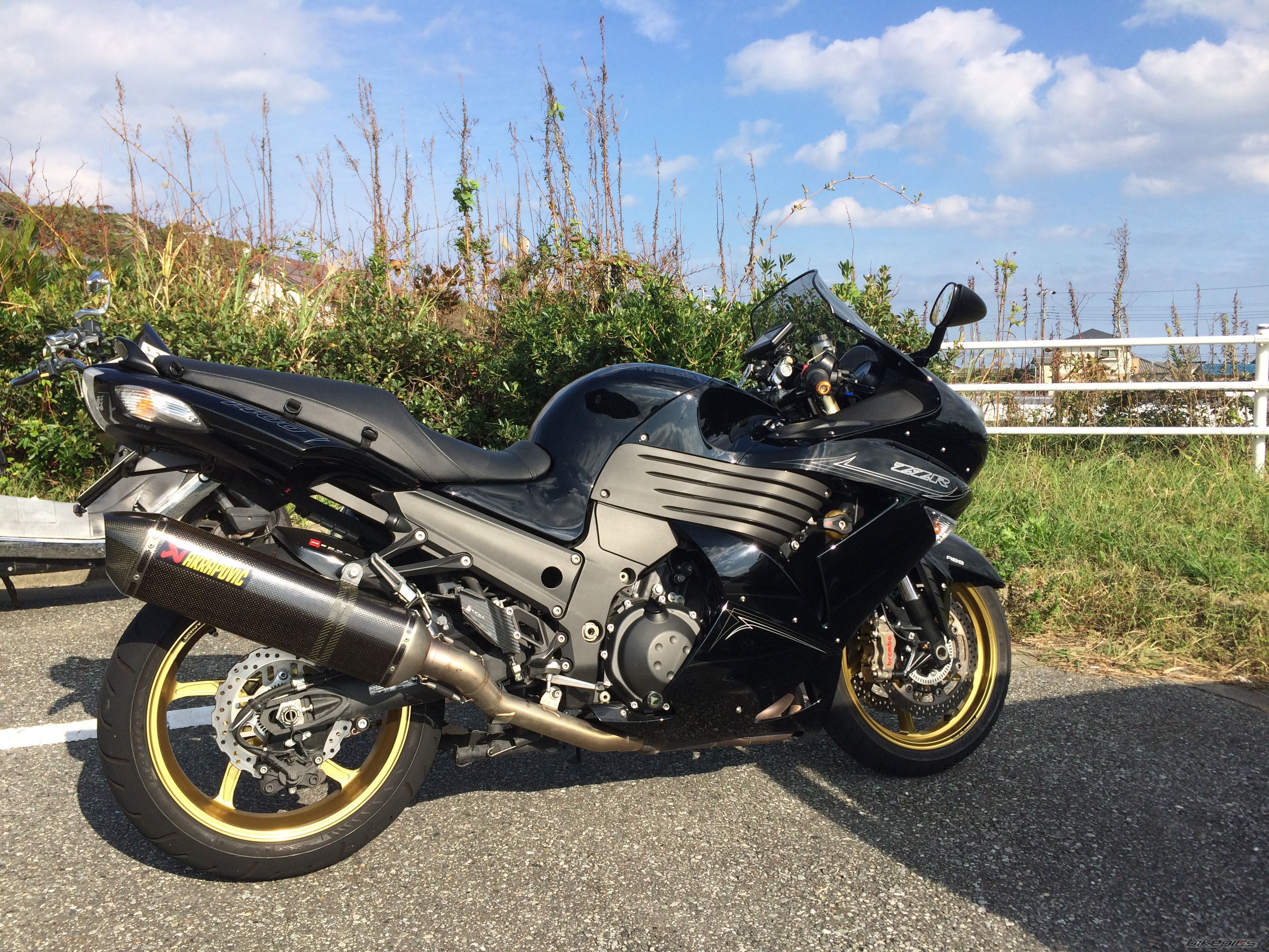 2011 KAWASAKI ZZR 1400 | Picture 2706381 motorcycle photo