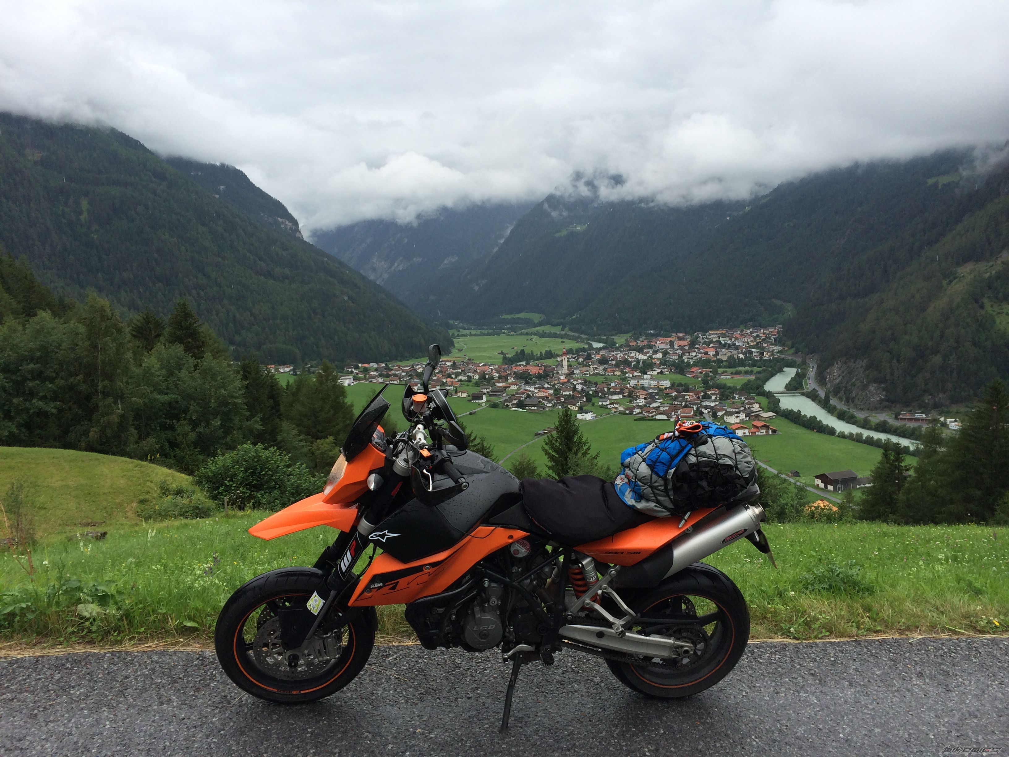 2008 KTM 990 SUPERMOTO | Picture 2706754 motorcycle photo