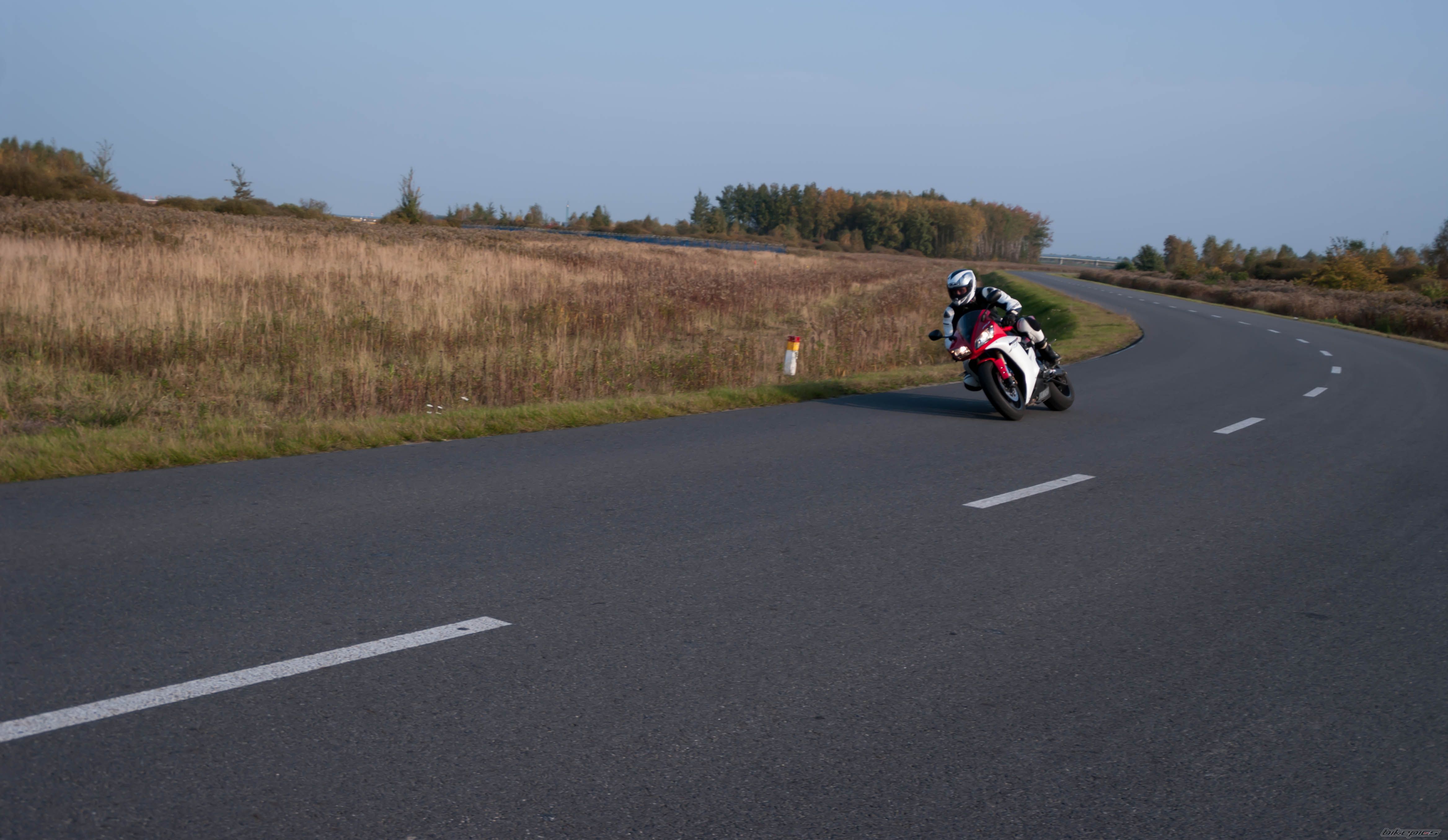 2002 YAMAHA YZF R1 | Picture 2708838 motorcycle photo
