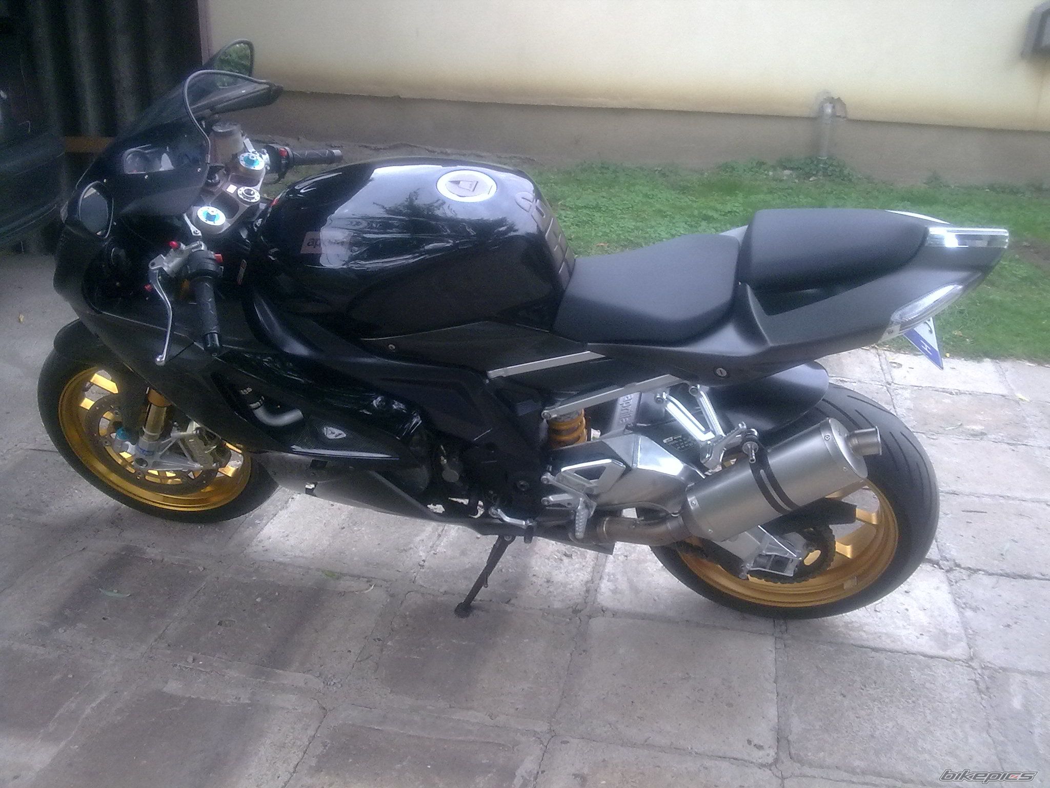 2004 APRILIA RSV MILLE FACTORY | Picture 2709554 motorcycle photo