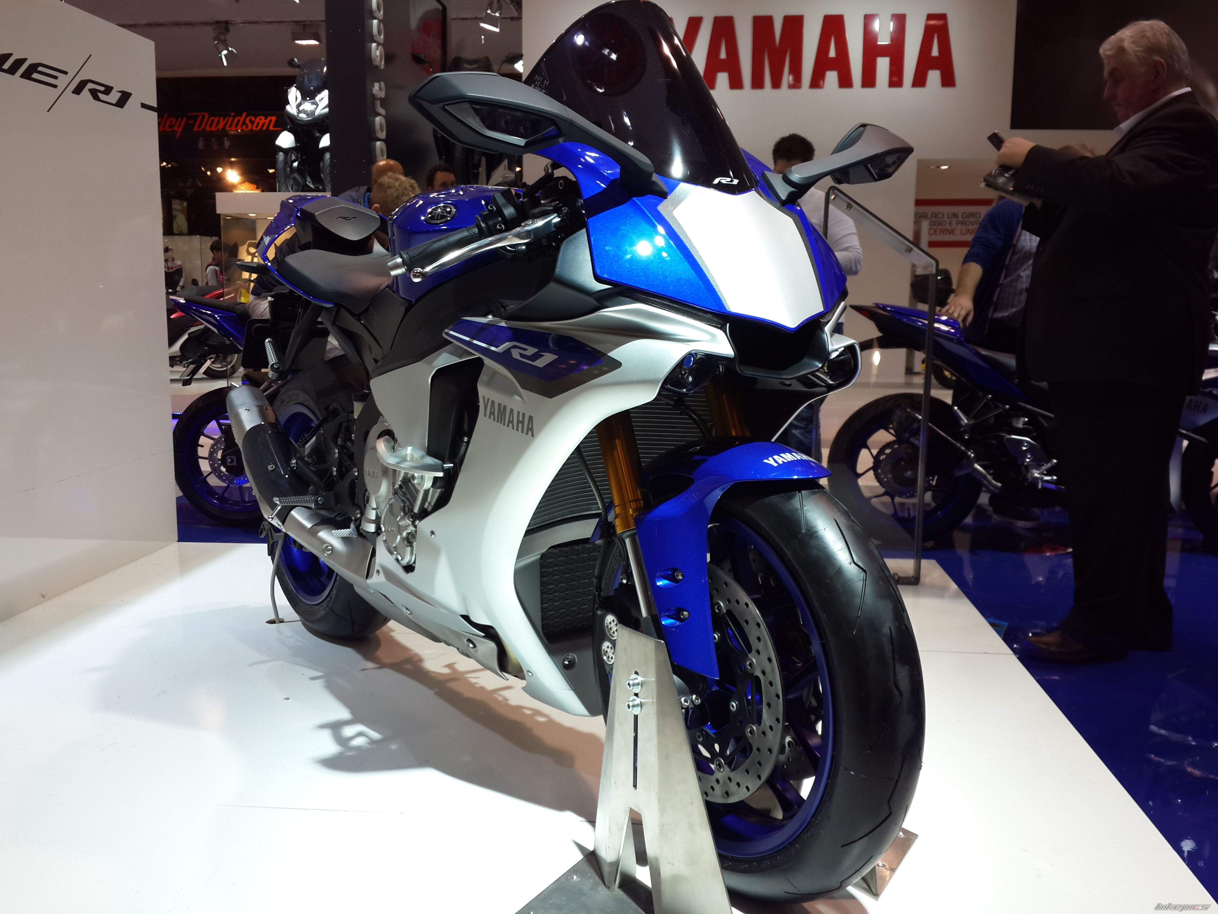 2015 YAMAHA YZF R1 | Picture 2710951 motorcycle photo