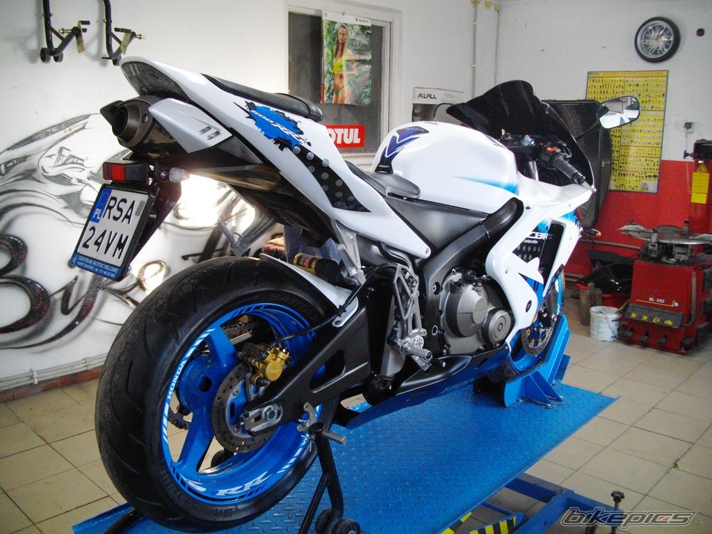 2002 HONDA CBR 600 RR | Picture 2712409 motorcycle photo
