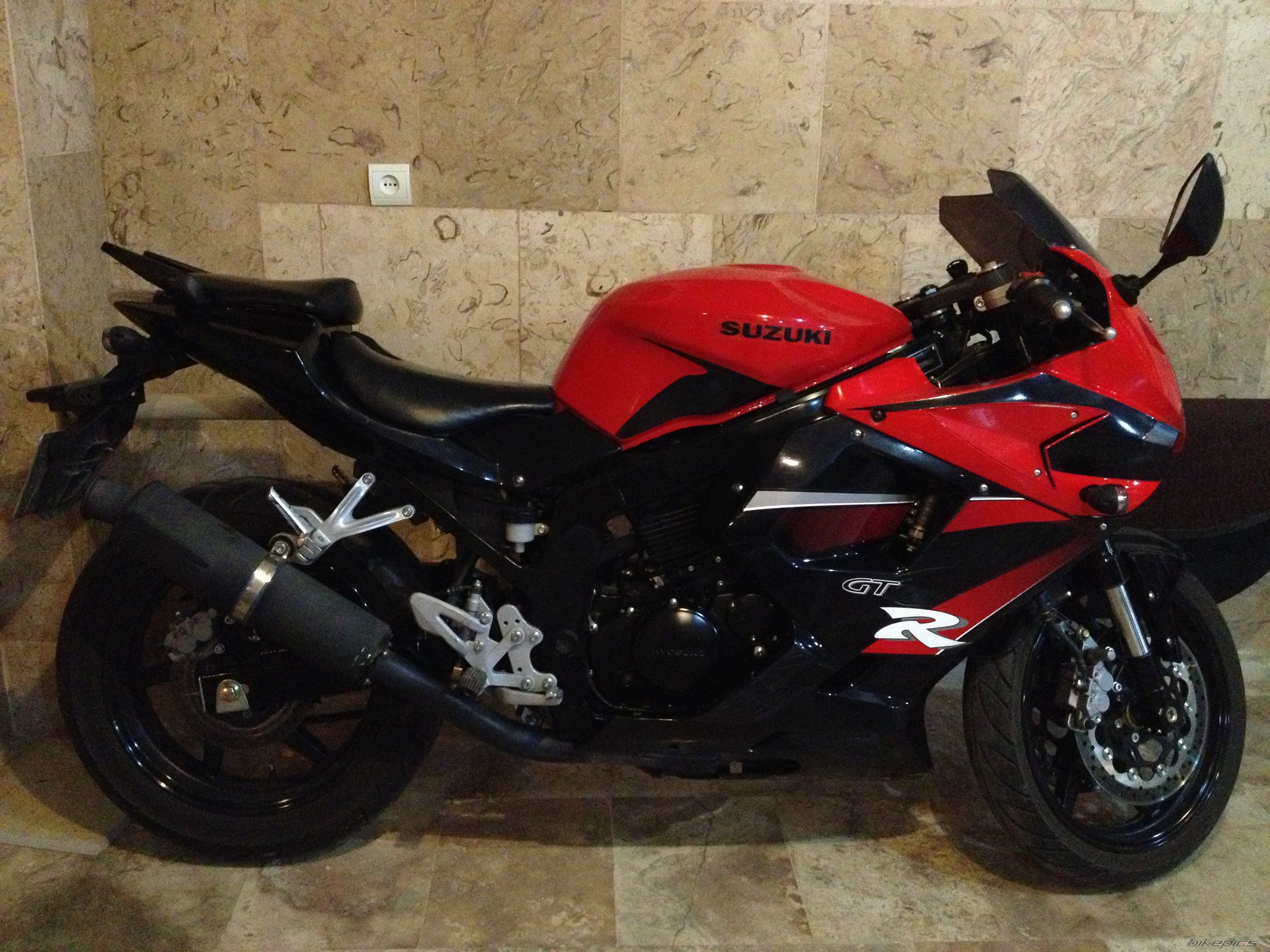 2010 HYOSUNG GT 250 R COMET | Picture 2715899 motorcycle photo