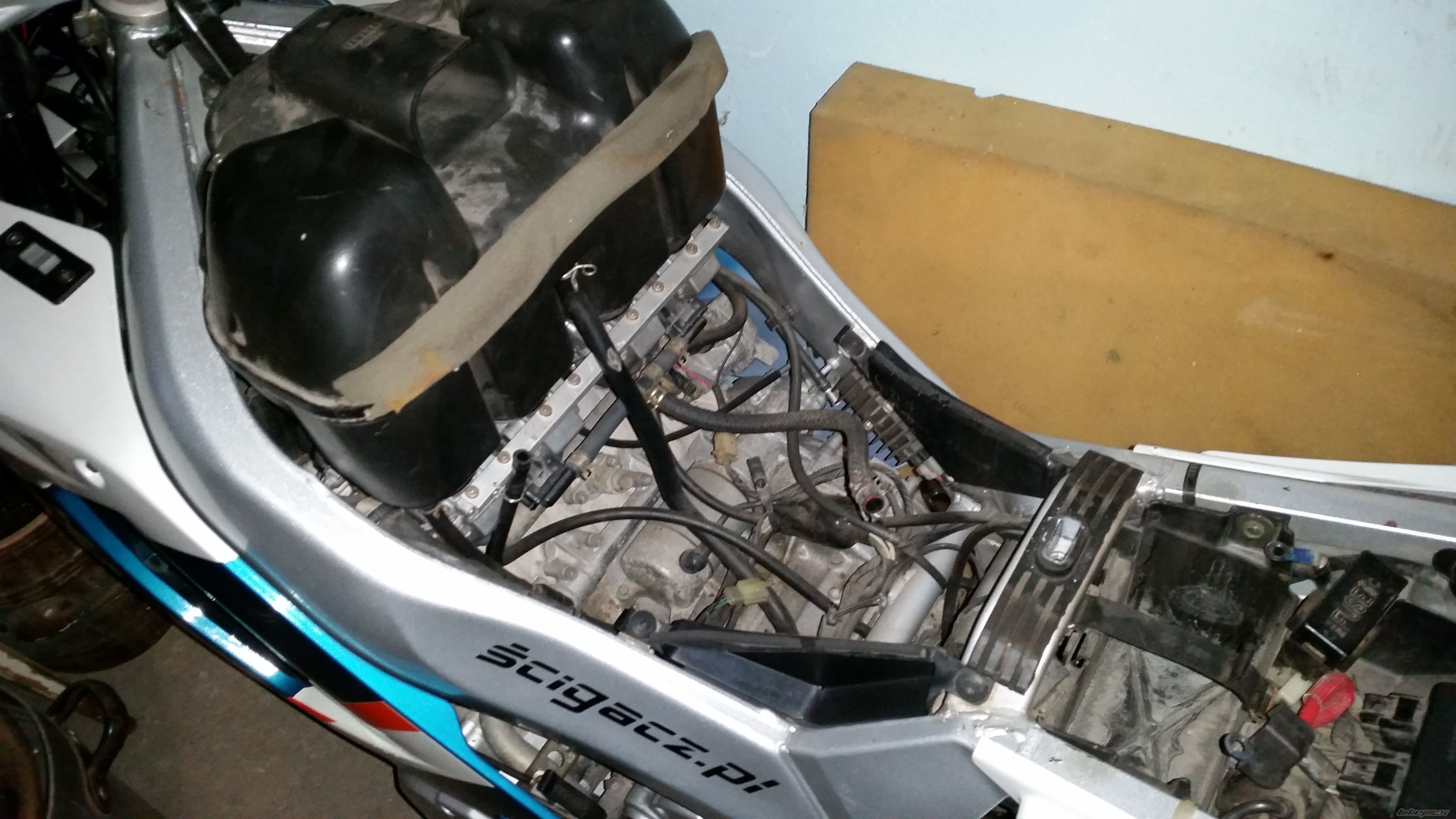 1994 YAMAHA FZR 600 R | Picture 2719728 motorcycle photo