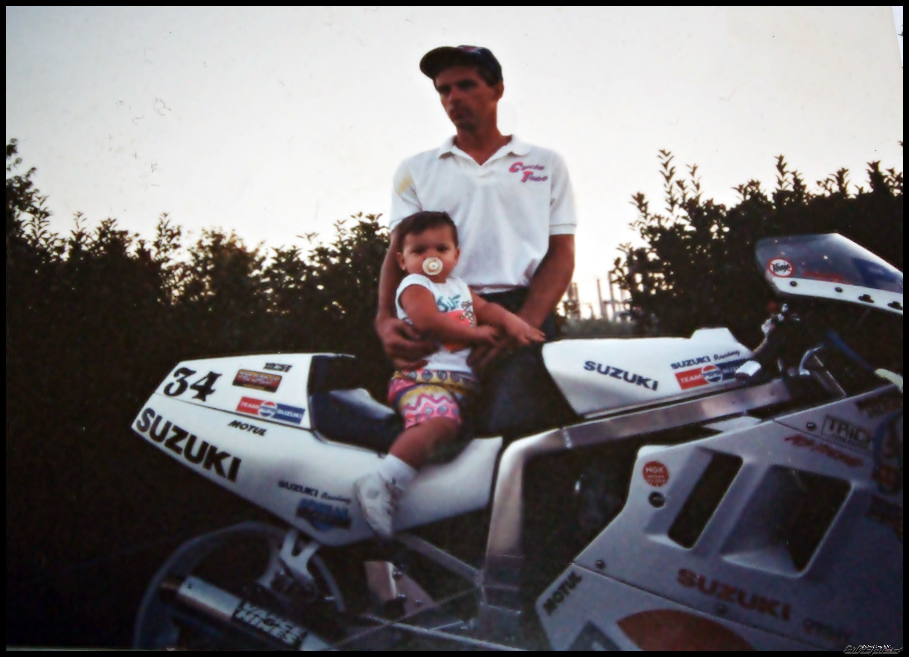 1989 SUZUKI GSX R 1100 | Picture 2723198 motorcycle photo