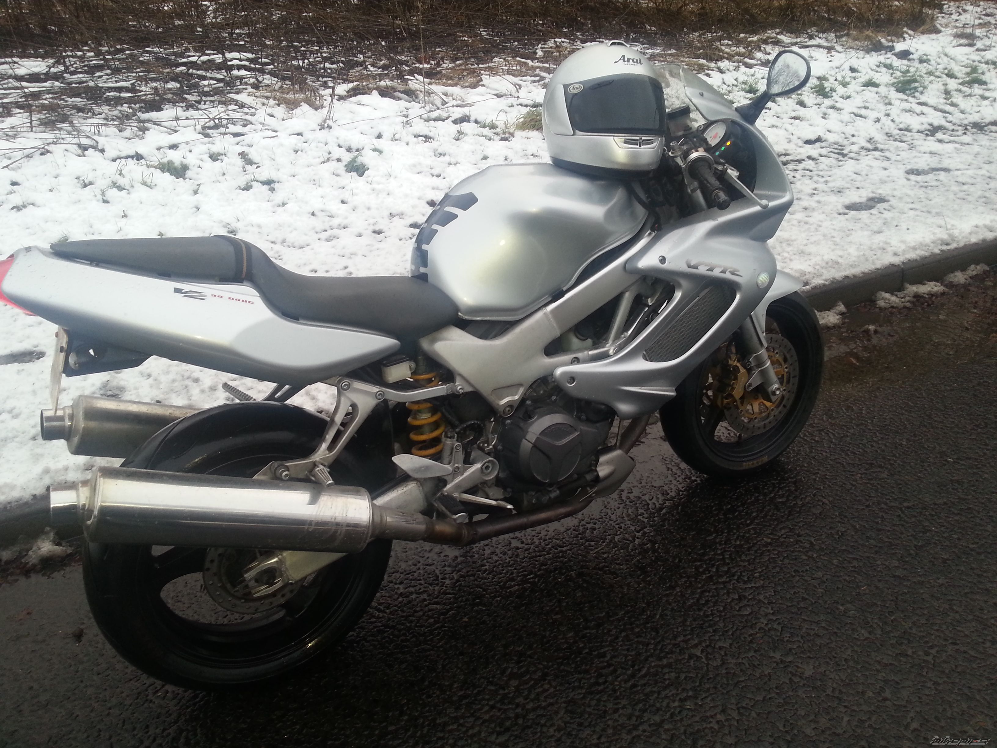2002 HONDA VTR 1000 | Picture 2726504 motorcycle photo
