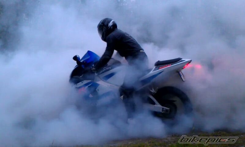 2001 SUZUKI GSX R 1000 | Picture 2728755 motorcycle photo